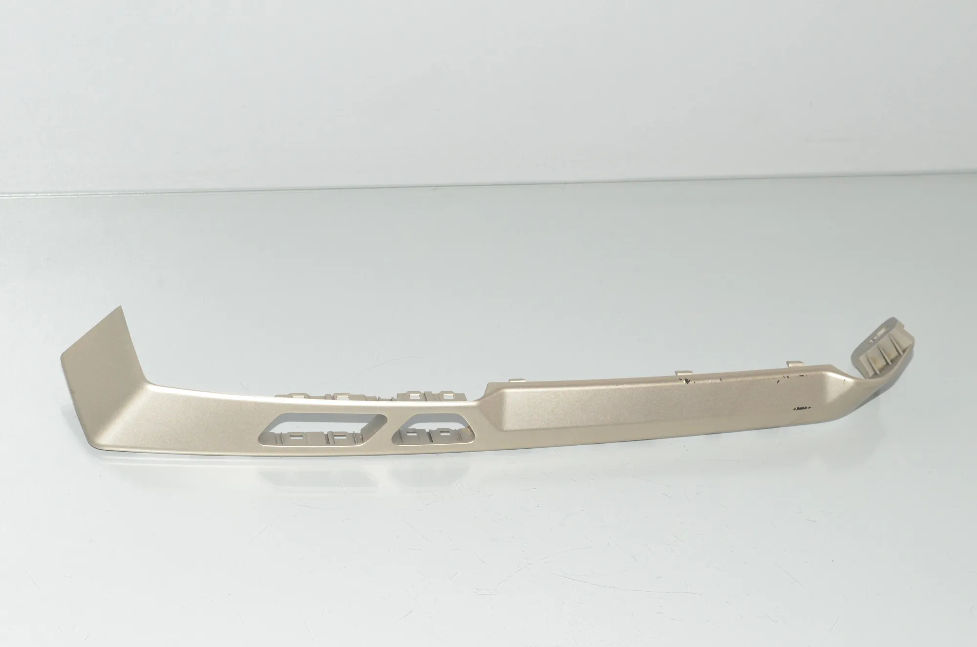 Front Right Door Panel Trim – OEM 9490013 · BMW iX (I20) BMW iX (I20) xDrive50 2022