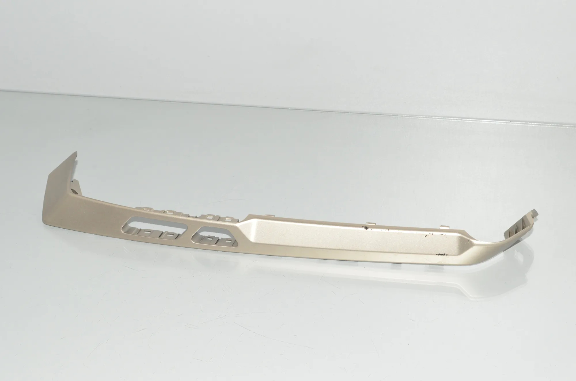 Front Right Door Panel Trim – OEM 9490013 · BMW iX (I20) BMW iX (I20) xDrive50 2022 – 2