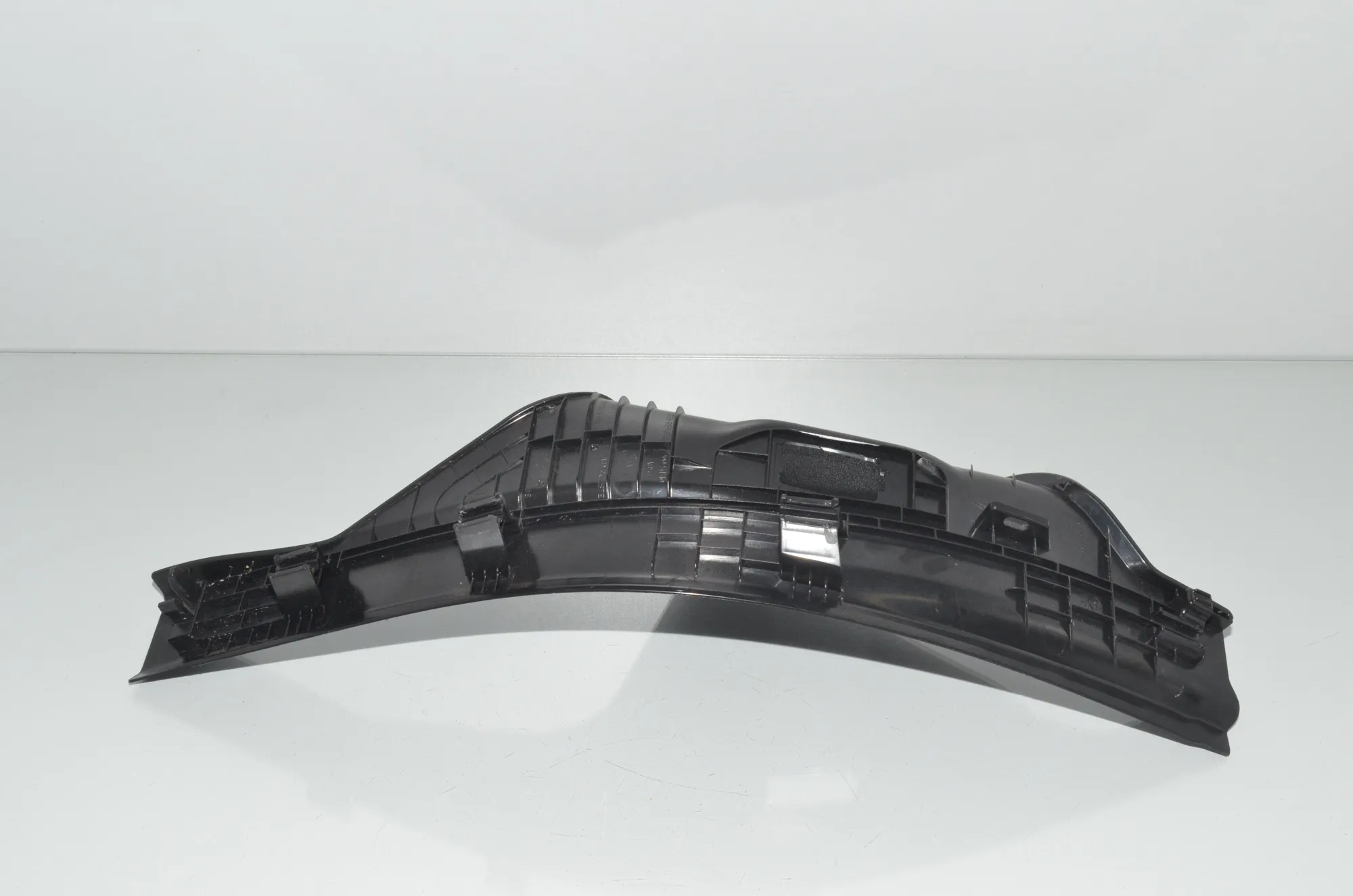 Rear Right Interior Step Trim – OEM 7948156 · BMW iX (I20) BMW iX (I20) xDrive50 2022 – 4