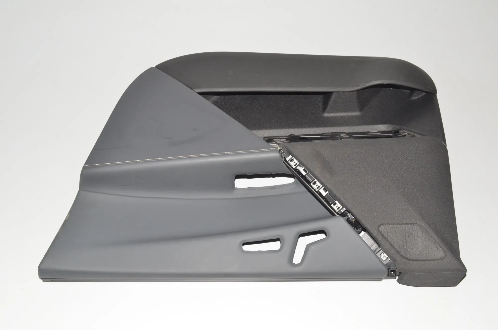 Front Right Door Panel – OEM 9889917 · BMW iX (I20) BMW iX (I20) xDrive50 2022 – 2