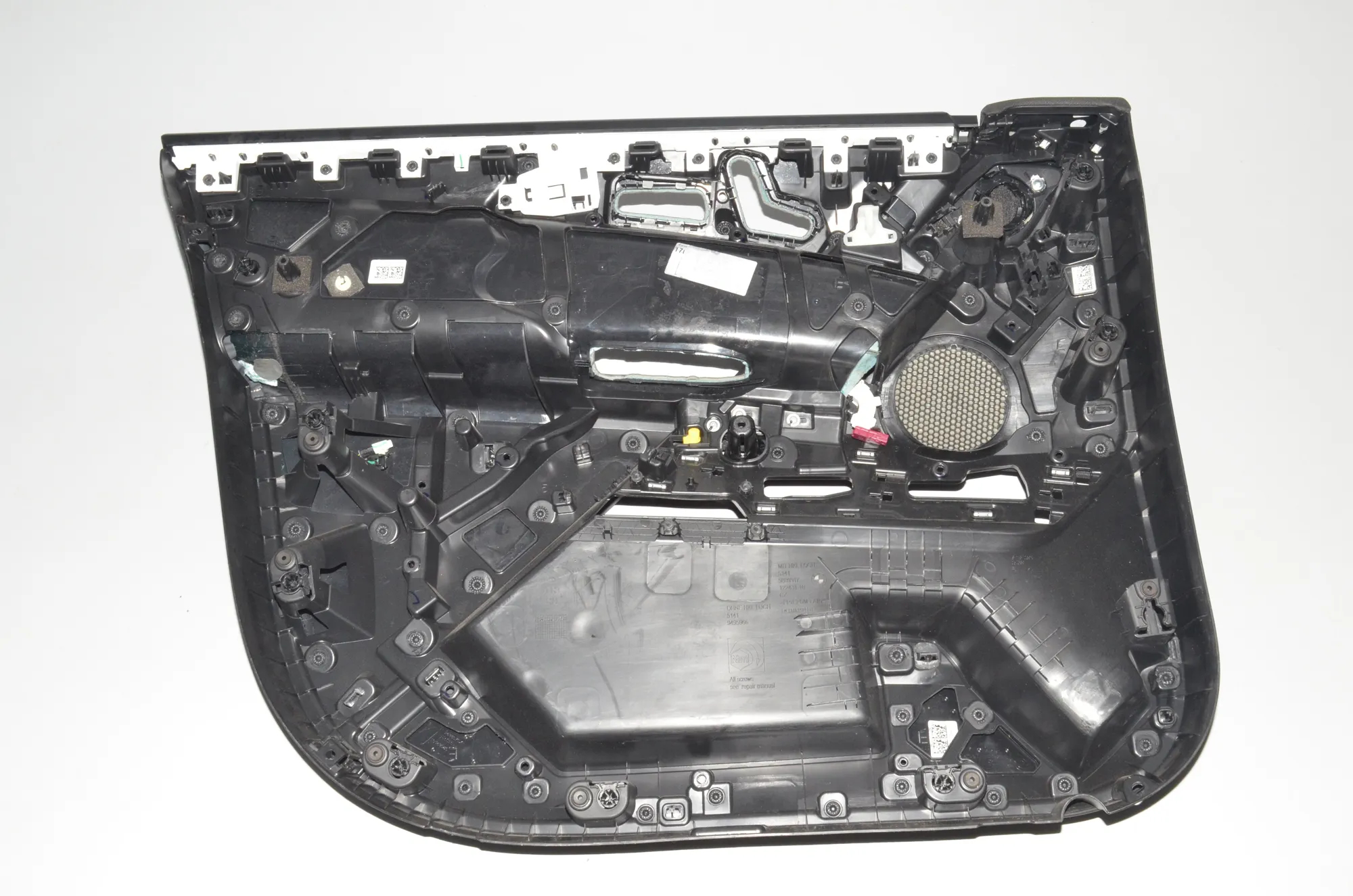 Front Right Door Panel – OEM 9889917 · BMW iX (I20) BMW iX (I20) xDrive50 2022 – 3