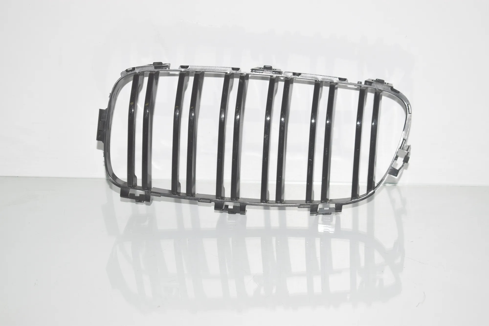 Front Left Grill – OEM 7255411 · BMW 3 (F30, F80) 320 i 2017