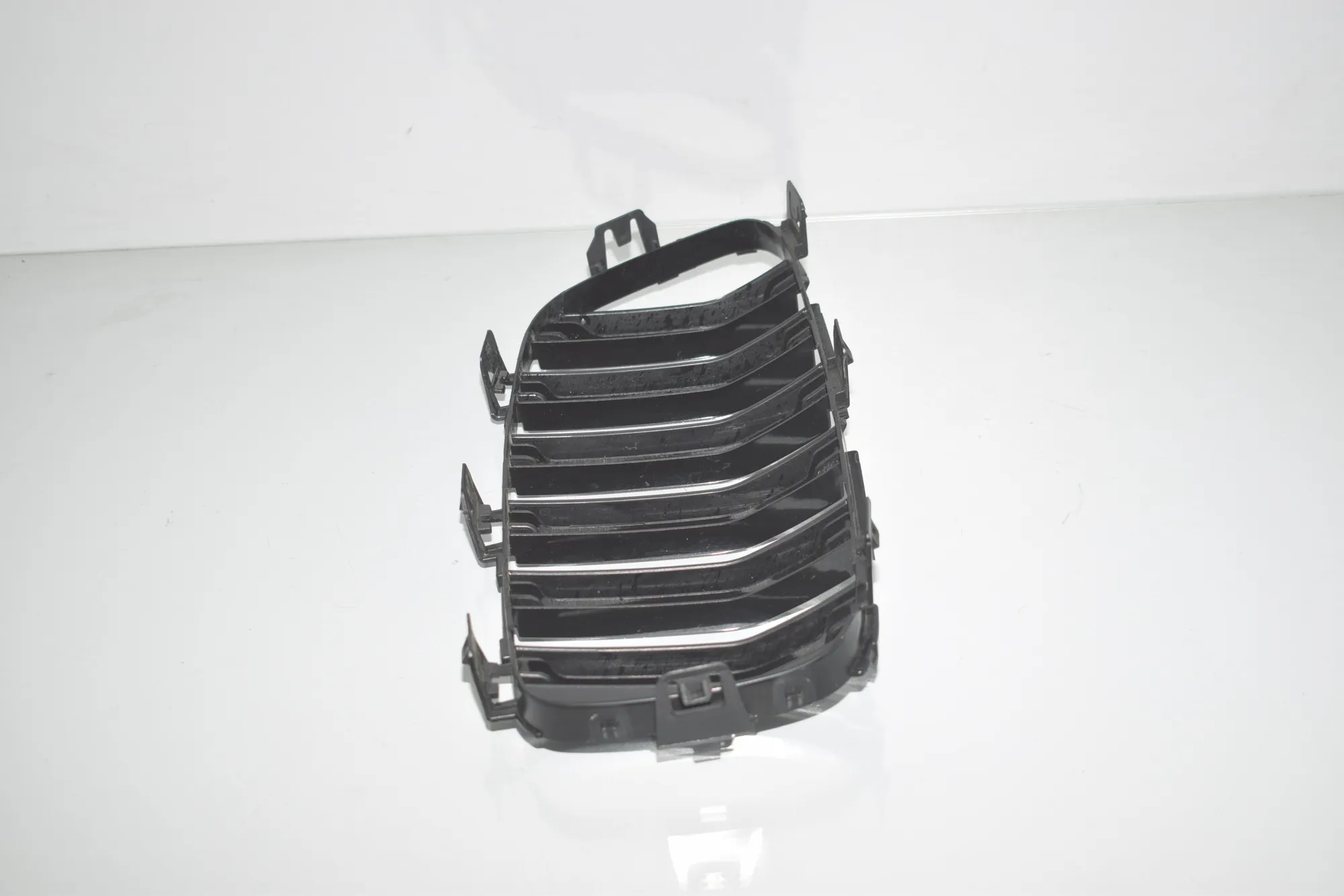 Front Left Grill – OEM 7255411 · BMW 3 (F30, F80) 320 i 2017 – 3