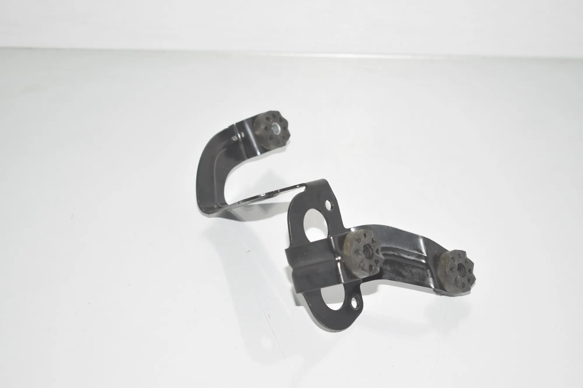 ABS Pump Holder – OEM 6798904 · BMW 3 (F30, F80) 320 i 2017 – 2