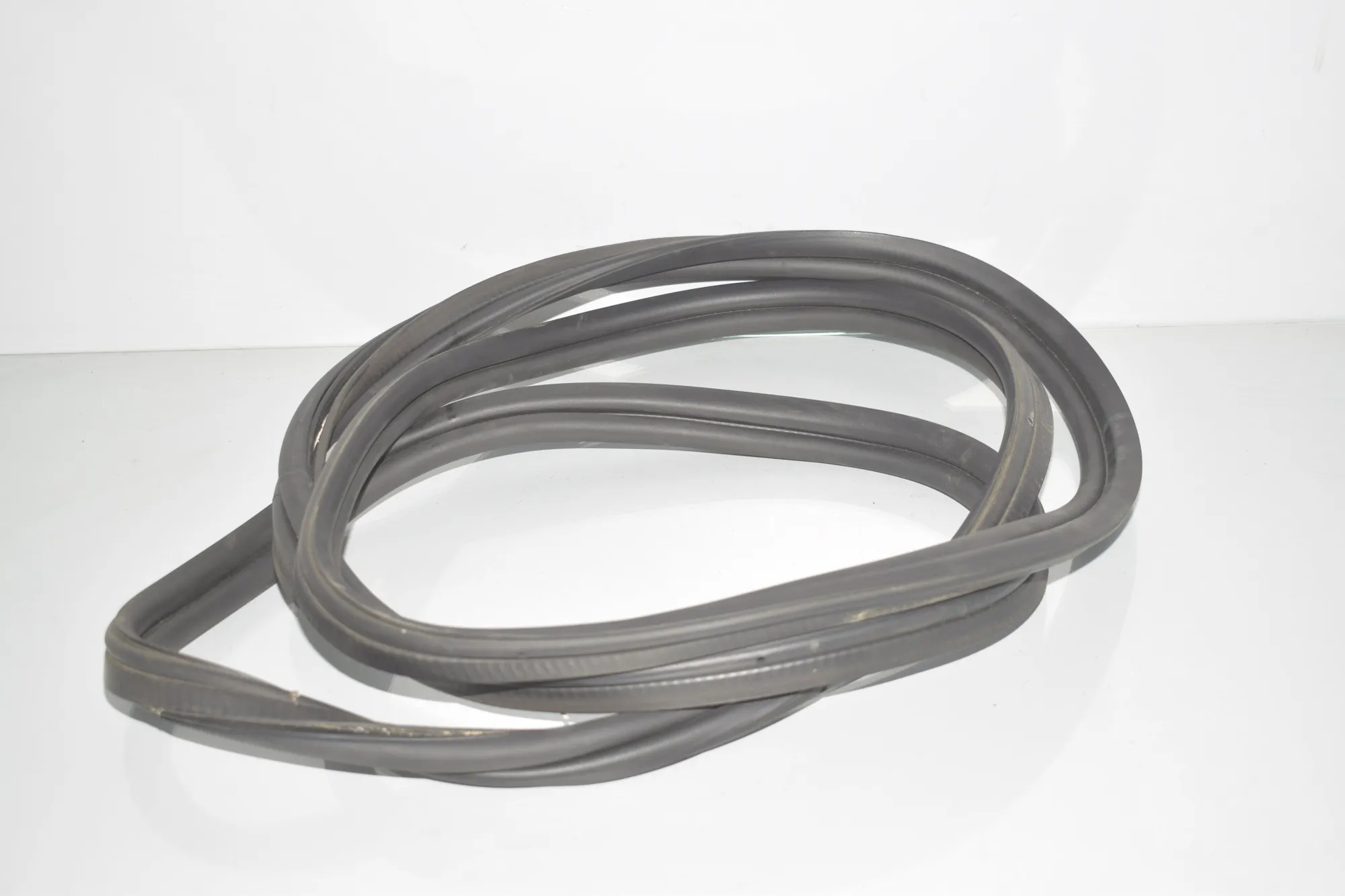 Tailgate Rubber Seal – OEM 7292307 · BMW 3 (F30, F80) 320 i 2017 – 2