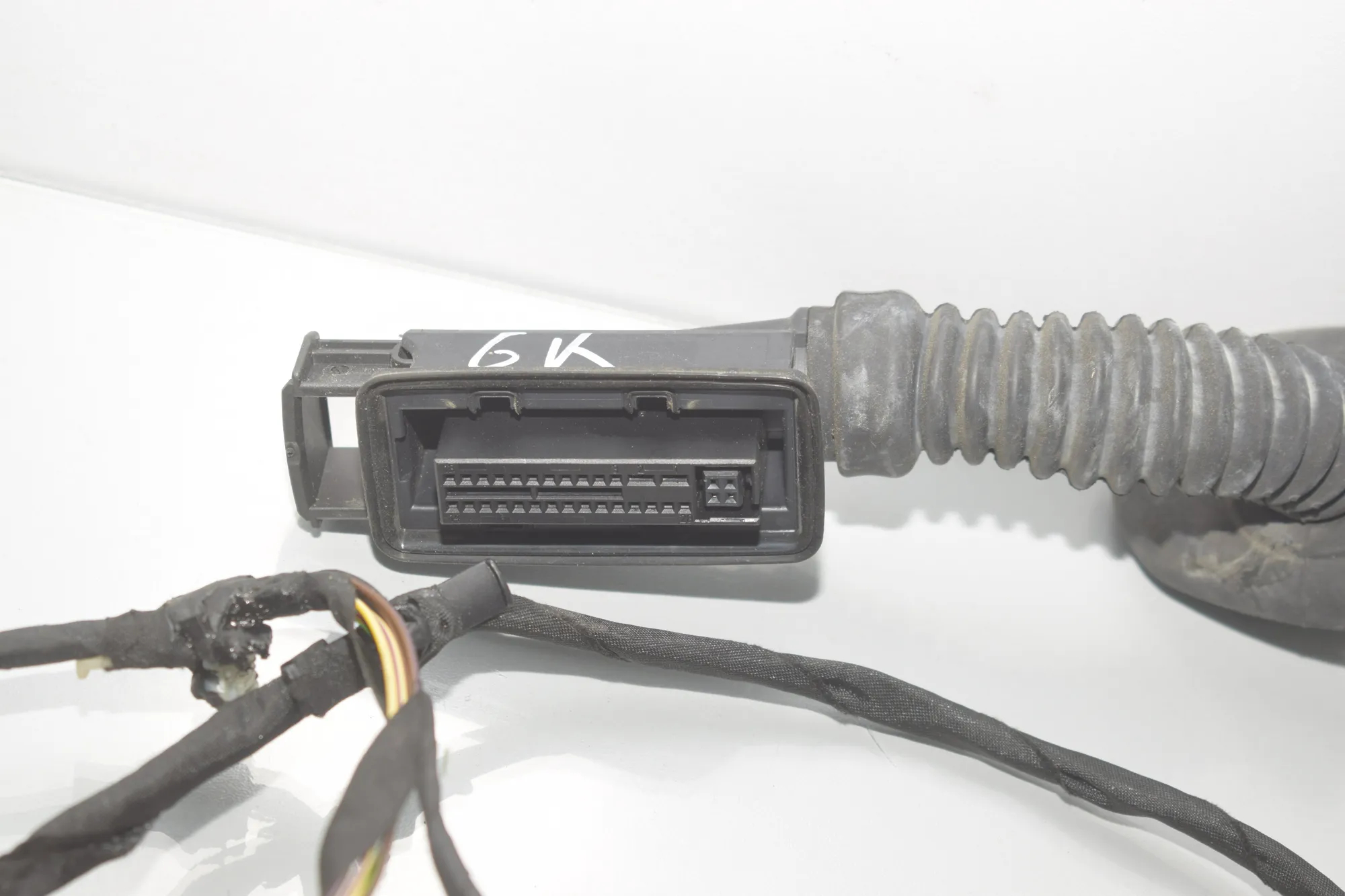 Rear Left Door Wiring – OEM 9366759 · BMW 3 (F30, F80) 320 i 2017 – 3