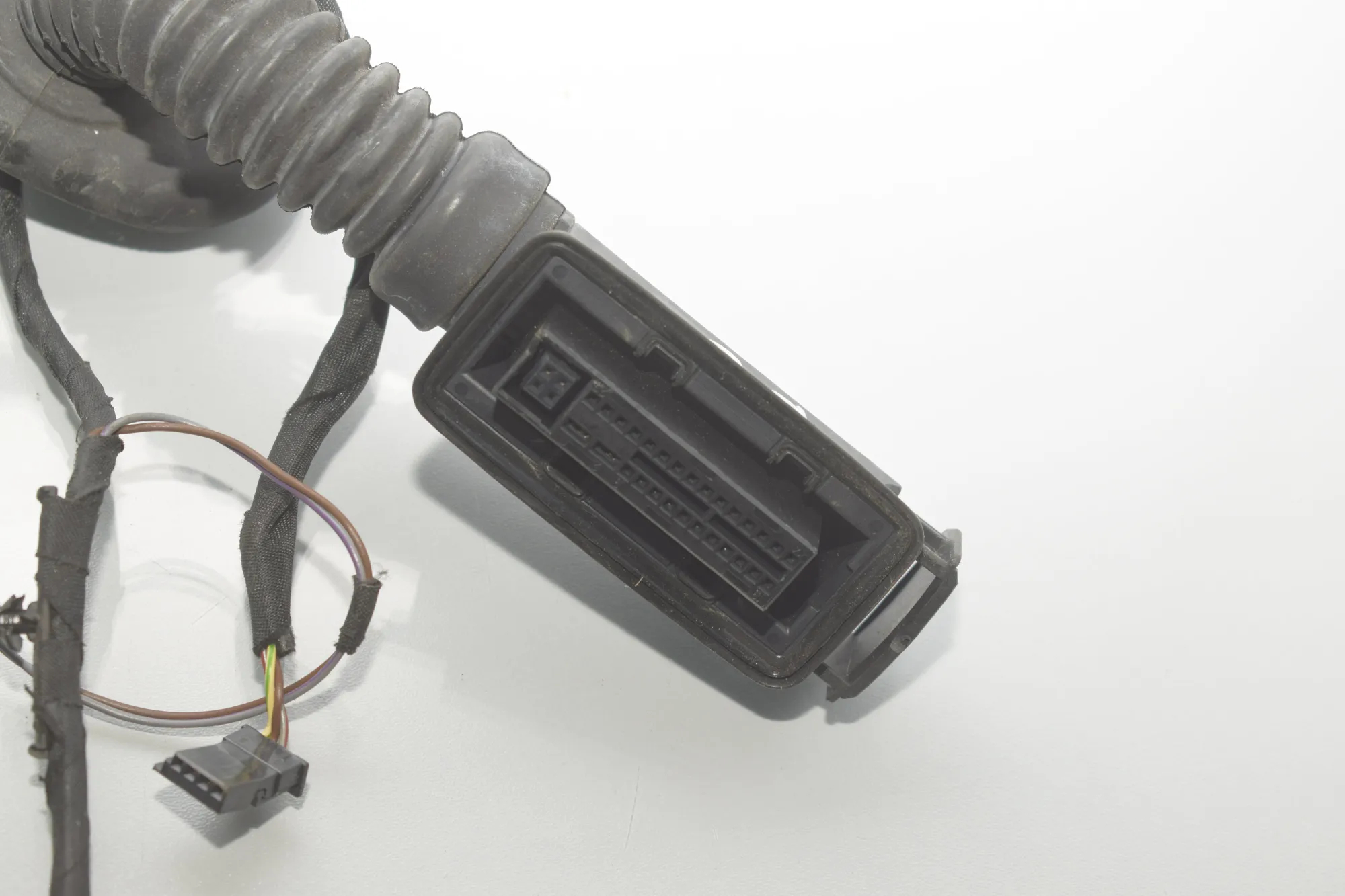 Rear Right Door Wiring – OEM 9366759 · BMW 3 (F30, F80) 320 i 2017 – 4