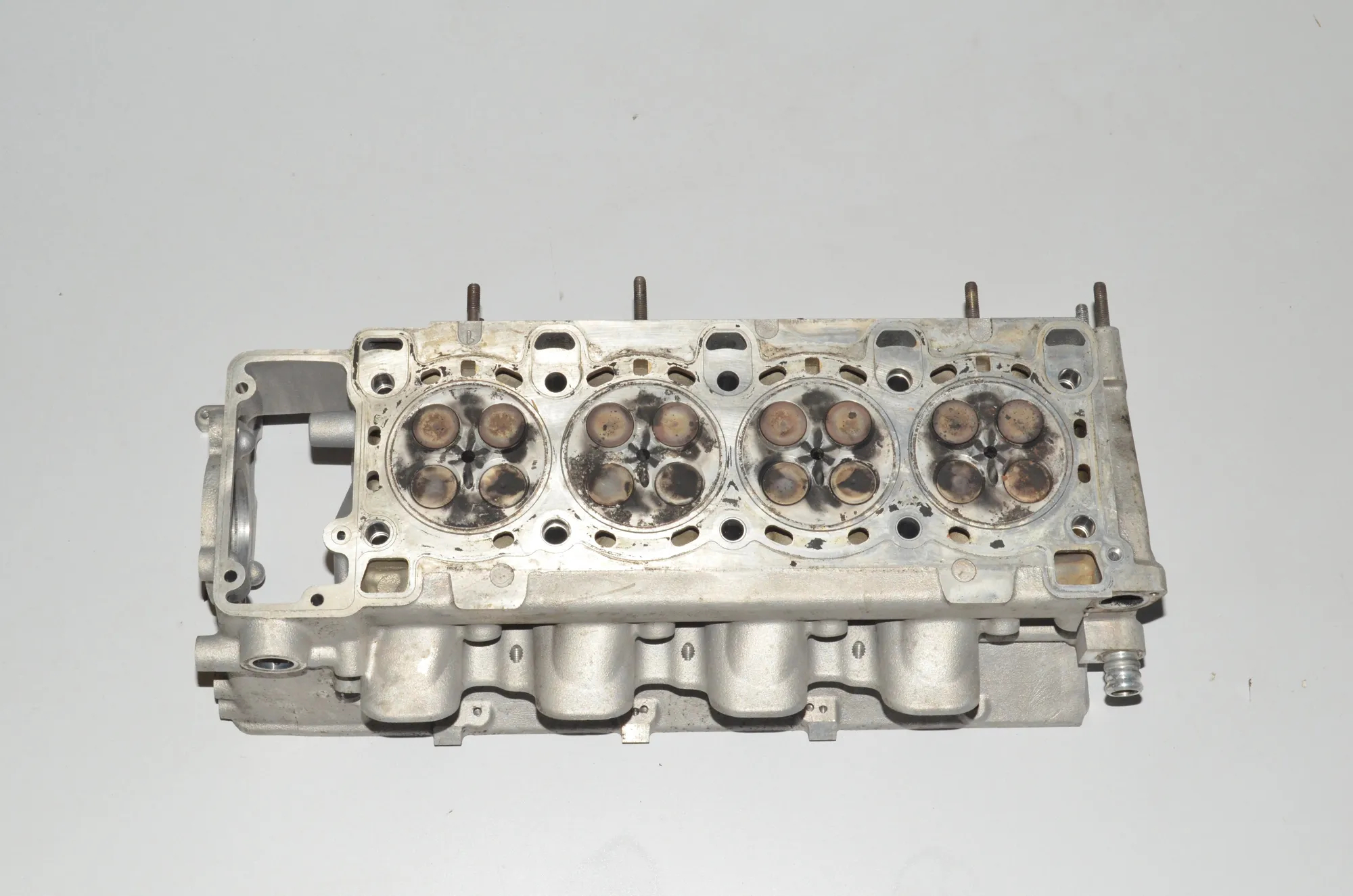 Engine Cylinder Head – OEM 2248220 · BMW 7 (E38) BMW 7 (E38) 740 d 2000 – 5
