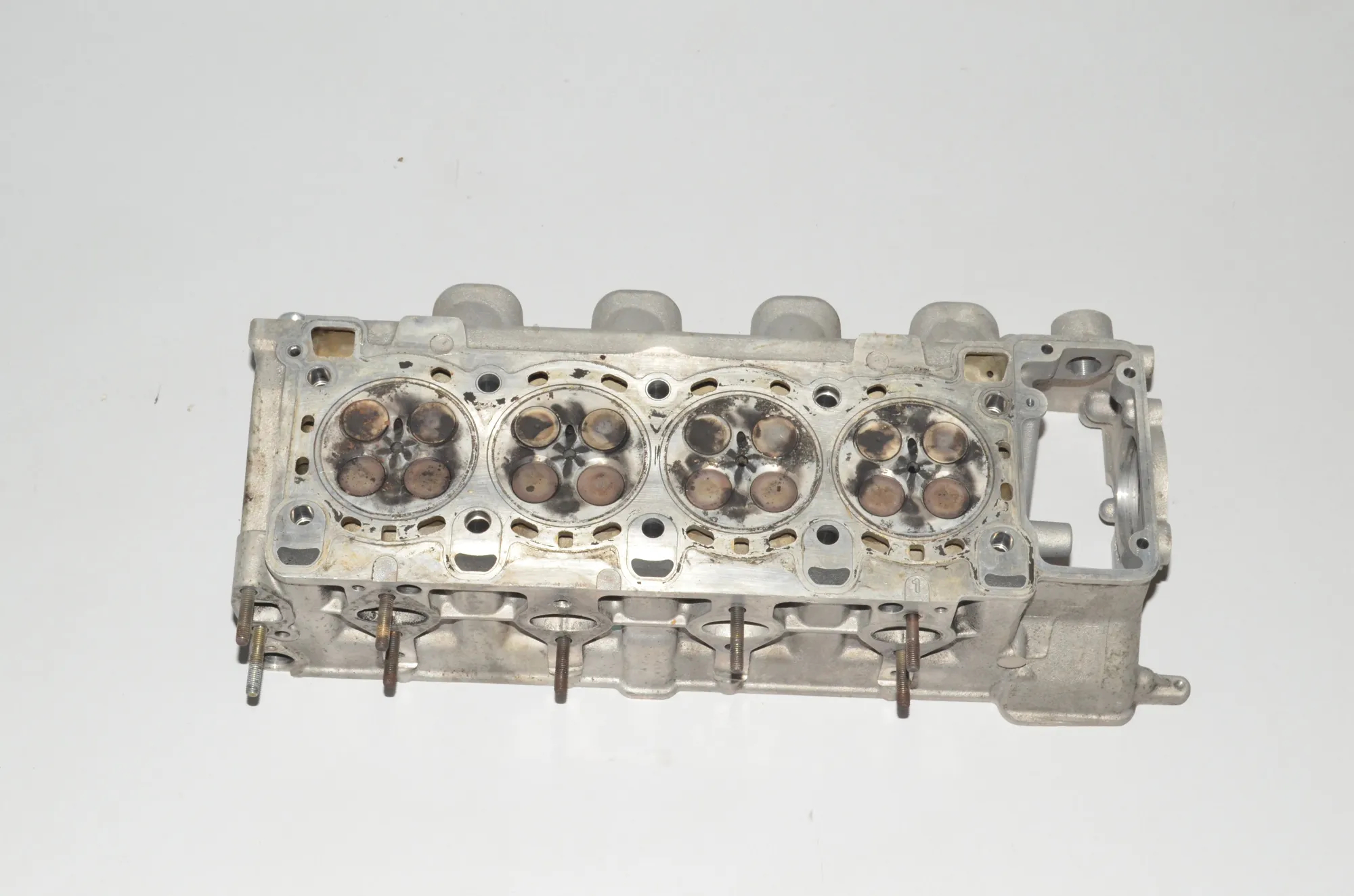 Engine Cylinder Head – OEM 2248220 · BMW 7 (E38) BMW 7 (E38) 740 d 2000 – 6