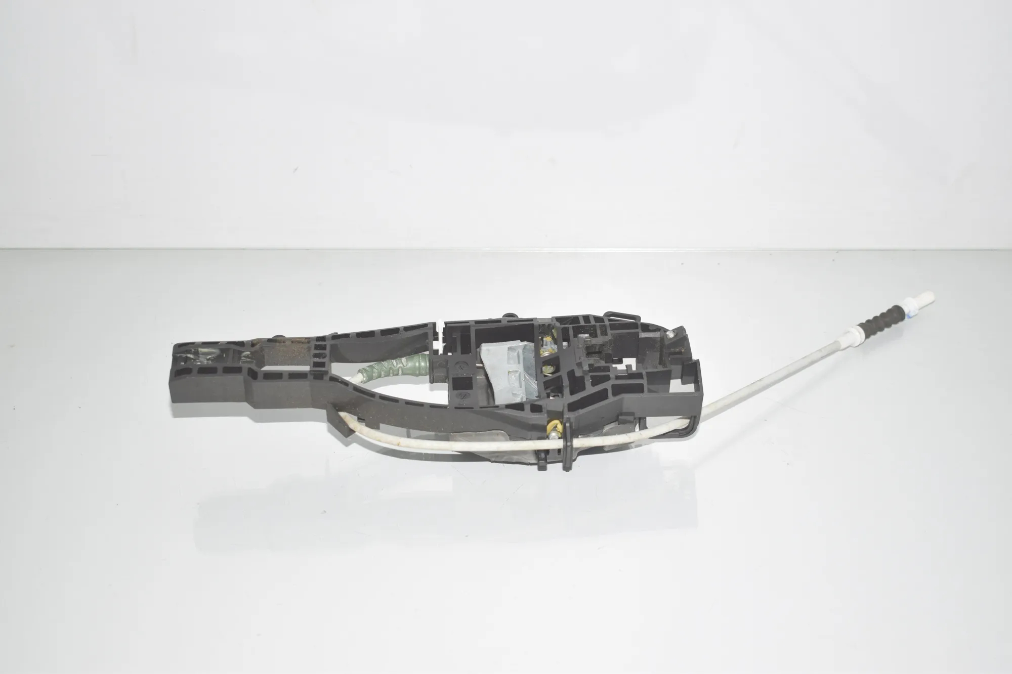 Rear Right Door Interior Handle Frame – OEM 7332268 · BMW 3 (F30, F80) 320 i 2017 – 2