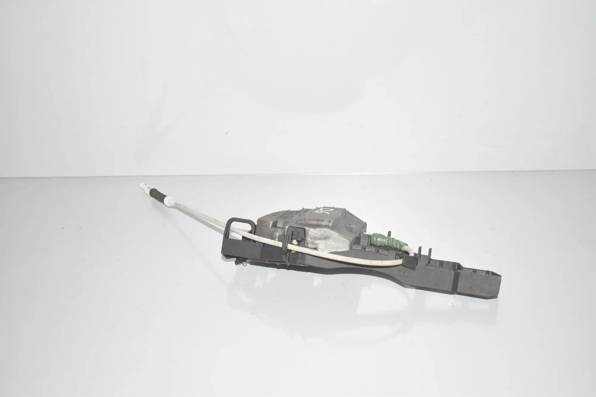 Rear Right Door Interior Handle Frame – OEM 7332268 · BMW 3 (F30, F80) 320 i 2017 – 4