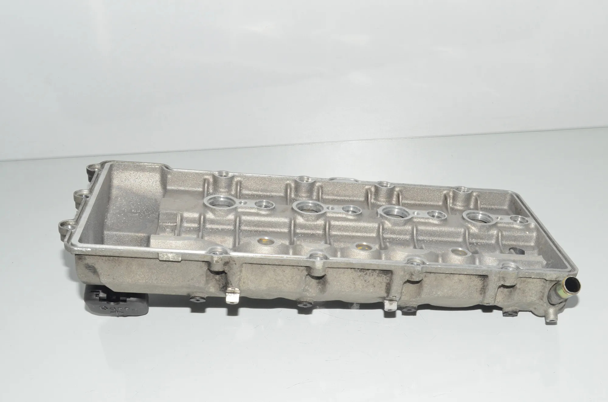 Left Side Valve Cover – OEM 11122248373 · BMW 7 (E65, E66, E67) BMW 7 (E65, E66, E67) 740 d 2002 – 3