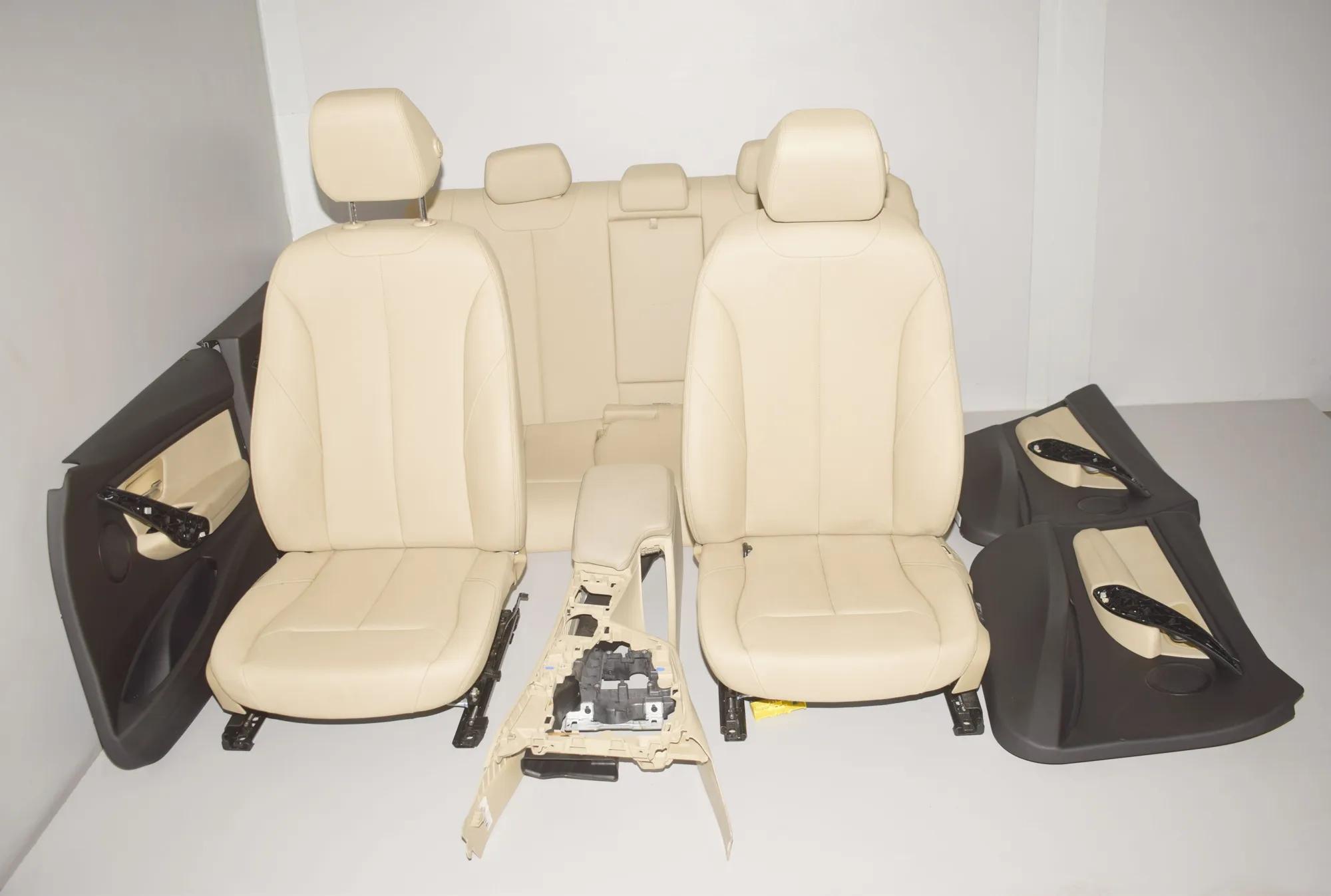Seat set · BMW 3 (F30, F80) 320 i 2017 – 2