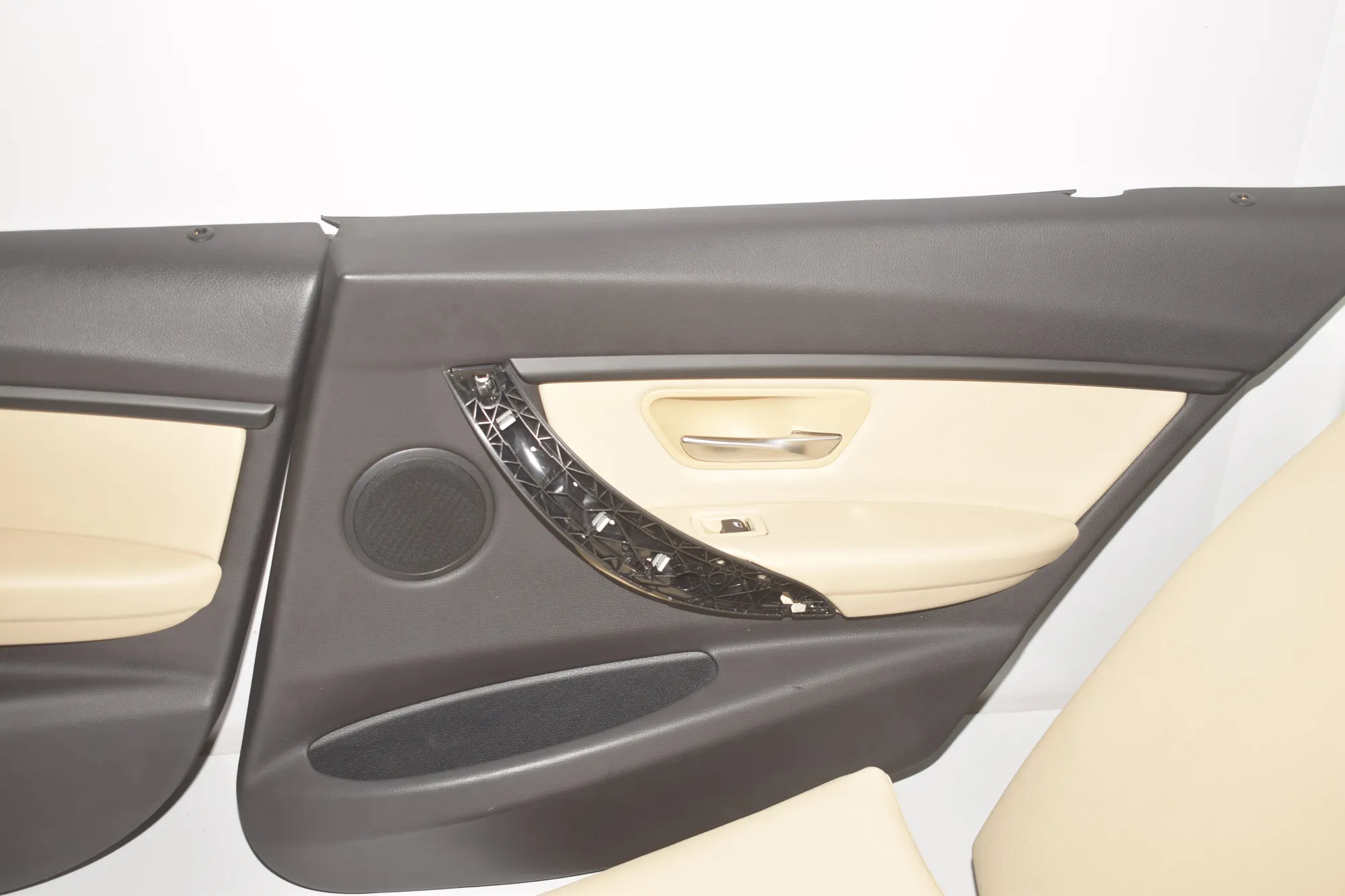 Seat set · BMW 3 (F30, F80) 320 i 2017 – 8
