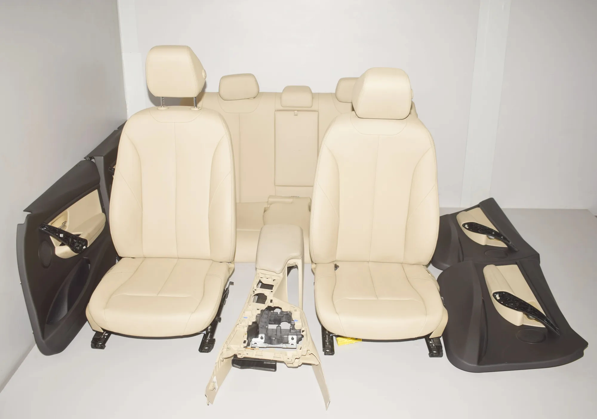 Seat set · BMW 3 (F30, F80) 320 i 2017