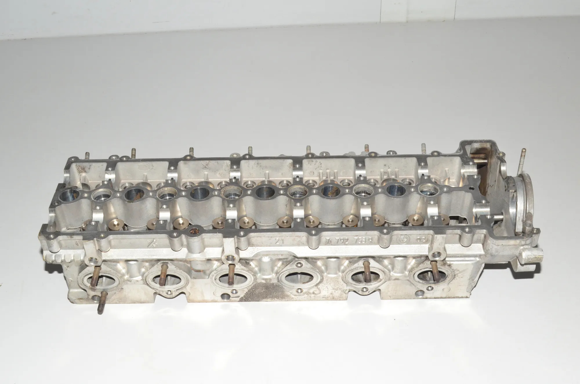 Engine Cylinder Head – OEM 7781195 · BMW 5 (E60) BMW 5 (E60) 530 d 2006 – 5