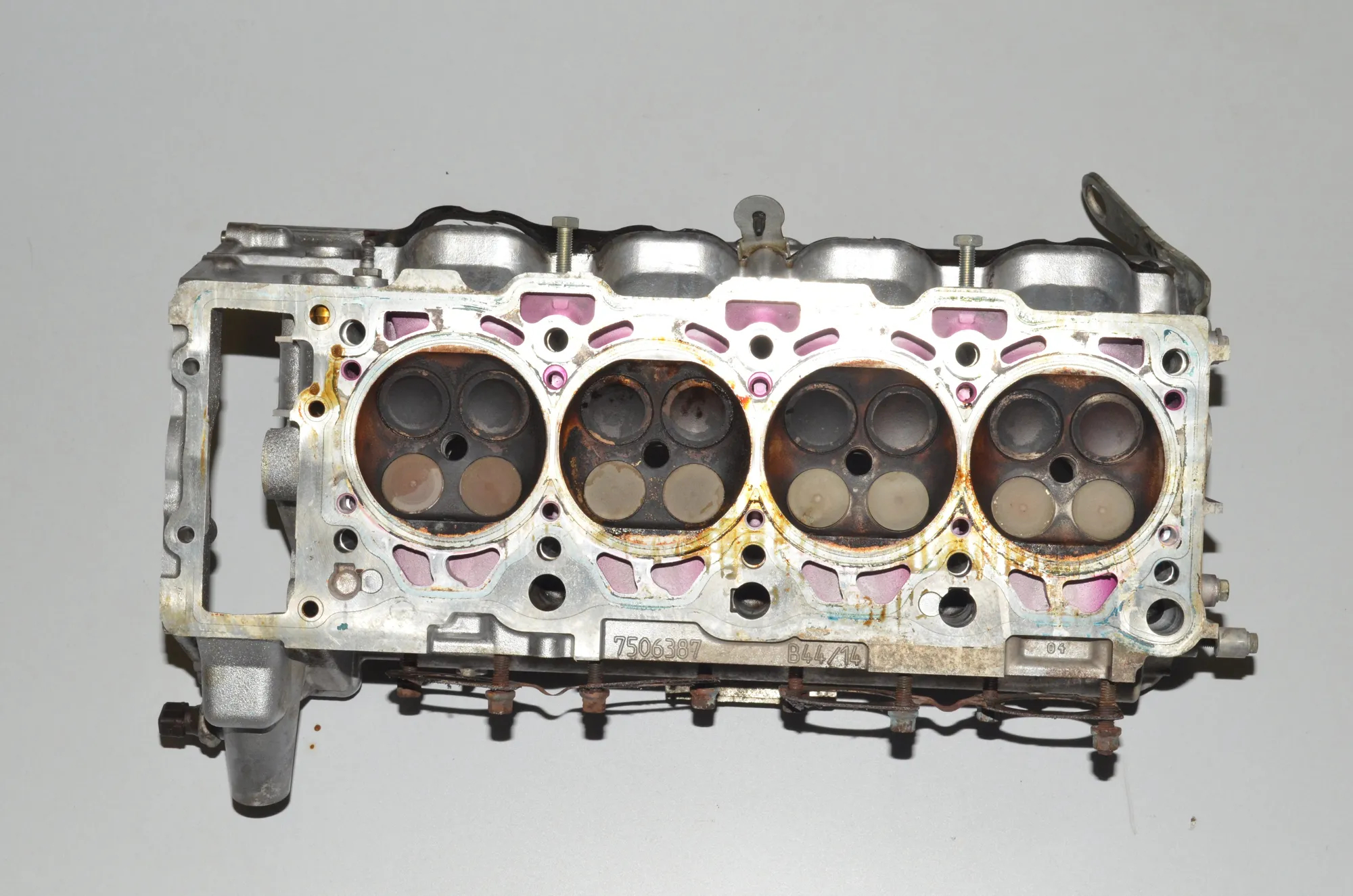 Left Side Engine Head – OEM 7506387 · BMW 7 (E65, E66, E67) BMW 7 (E65, E66, E67) 745 i 2003 – 7