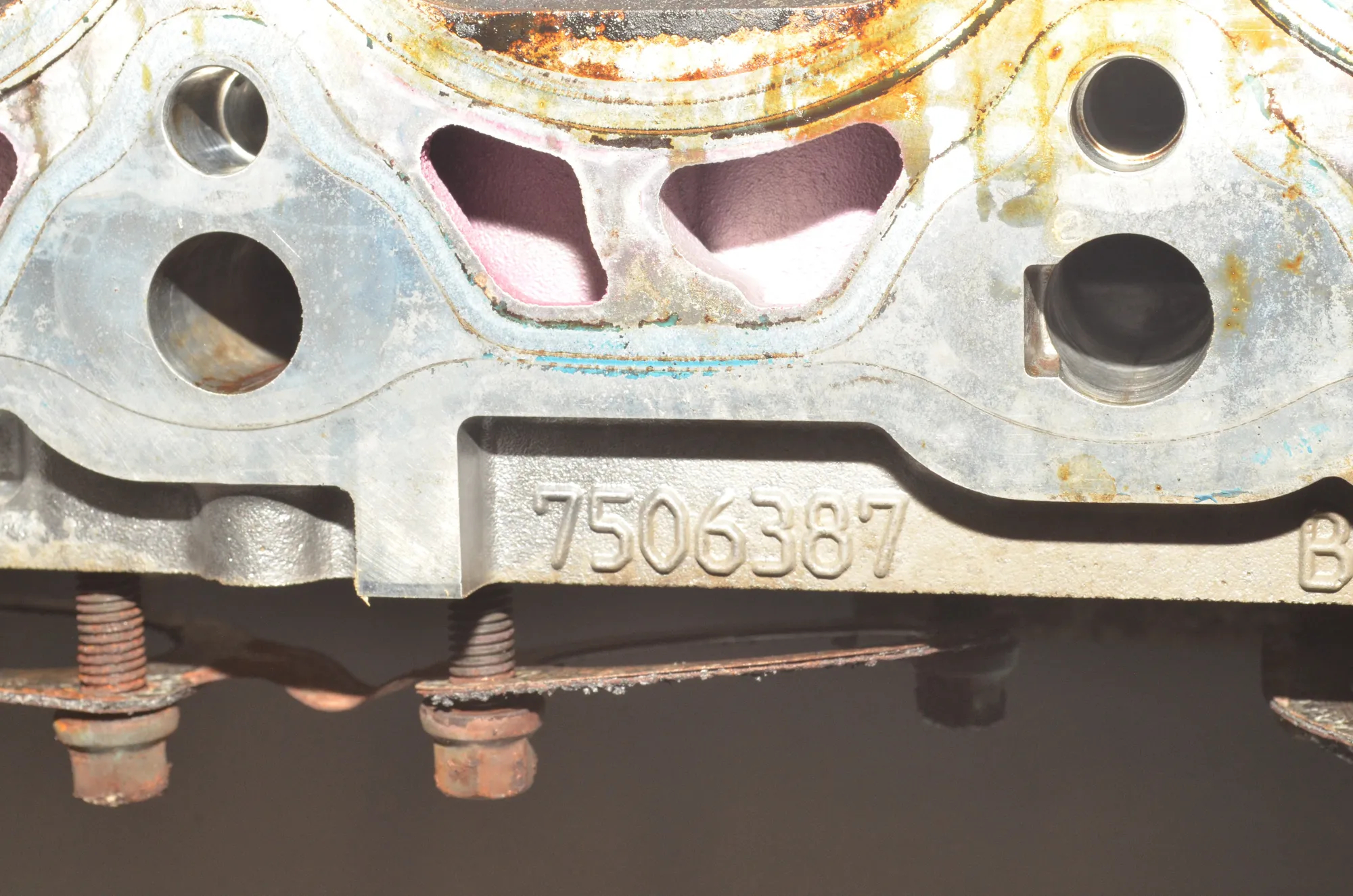 Left Side Engine Head – OEM 7506387 · BMW 7 (E65, E66, E67) BMW 7 (E65, E66, E67) 745 i 2003 – 8