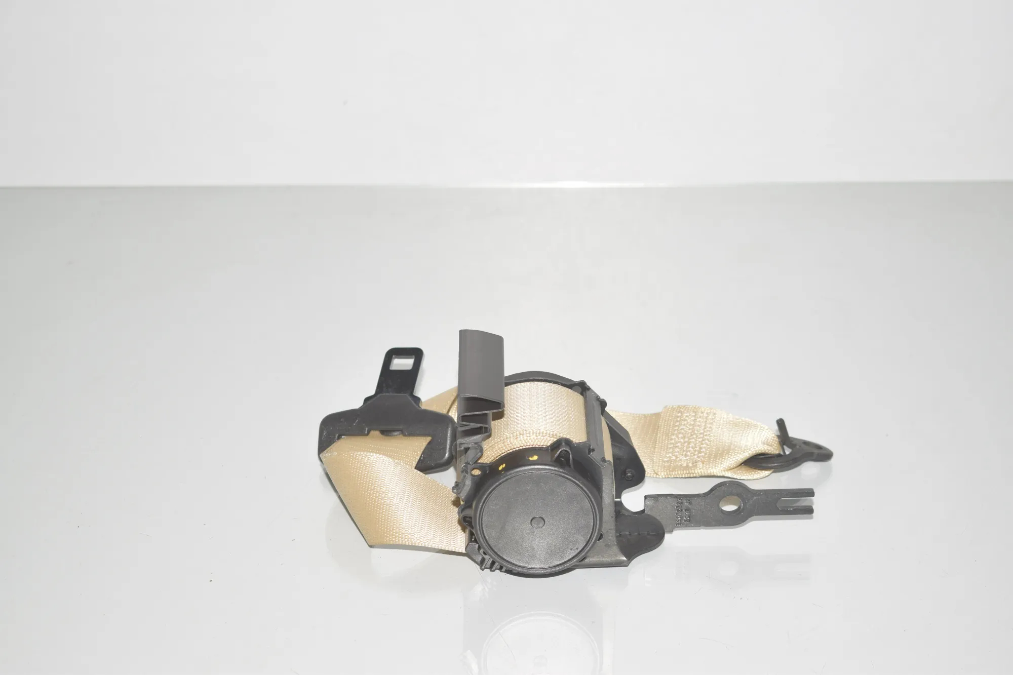 Rear Left Seatbelt – OEM 7310218 · BMW 3 (F30, F80) 320 i 2017 – 3