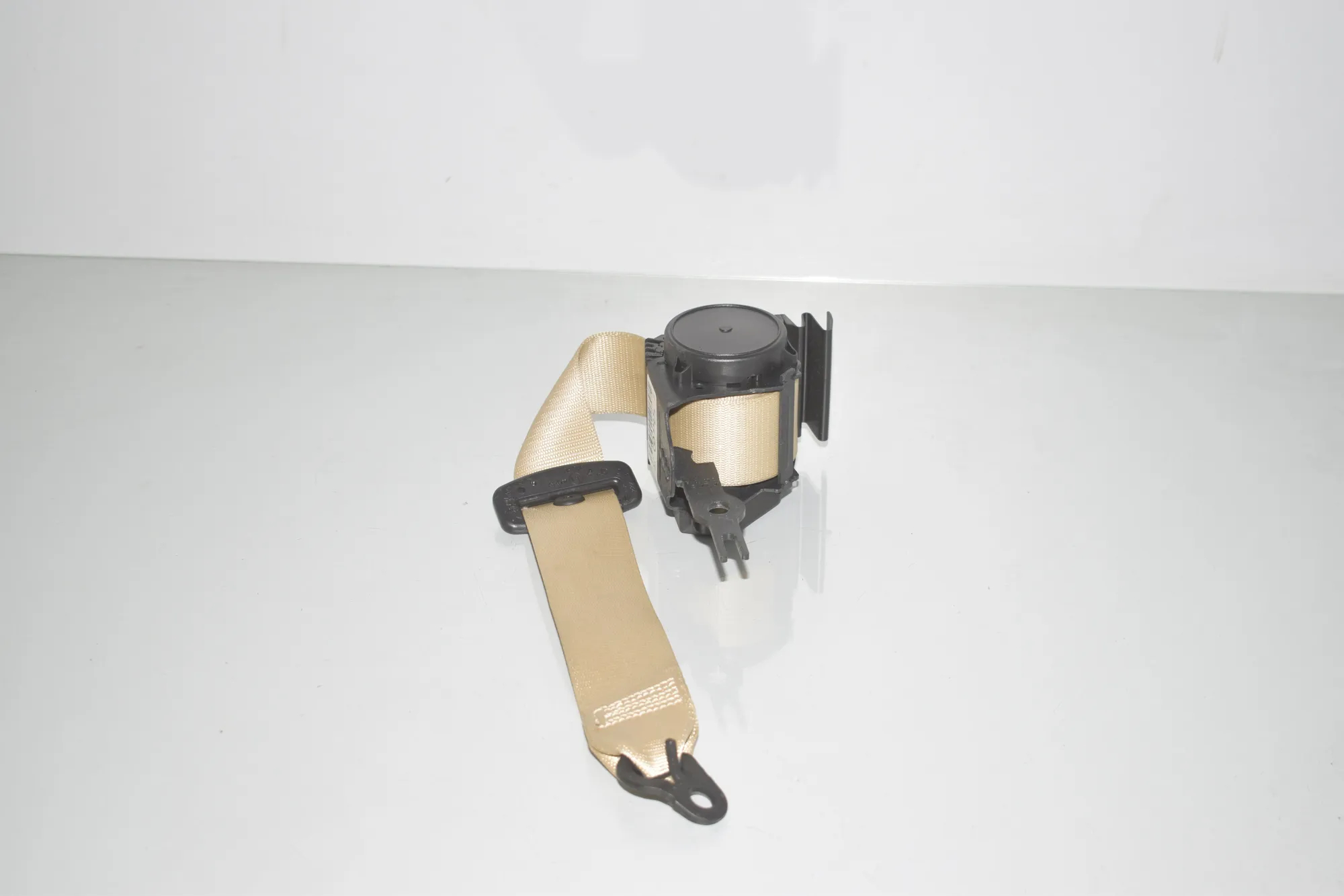 Rear Left Seatbelt – OEM 7310218 · BMW 3 (F30, F80) 320 i 2017 – 2