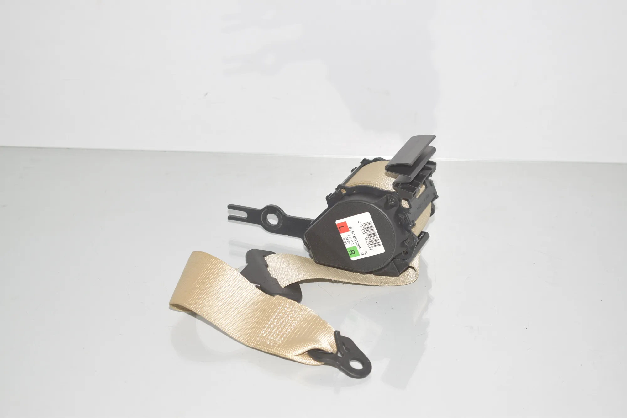 Rear Left Seatbelt – OEM 7310218 · BMW 3 (F30, F80) 320 i 2017