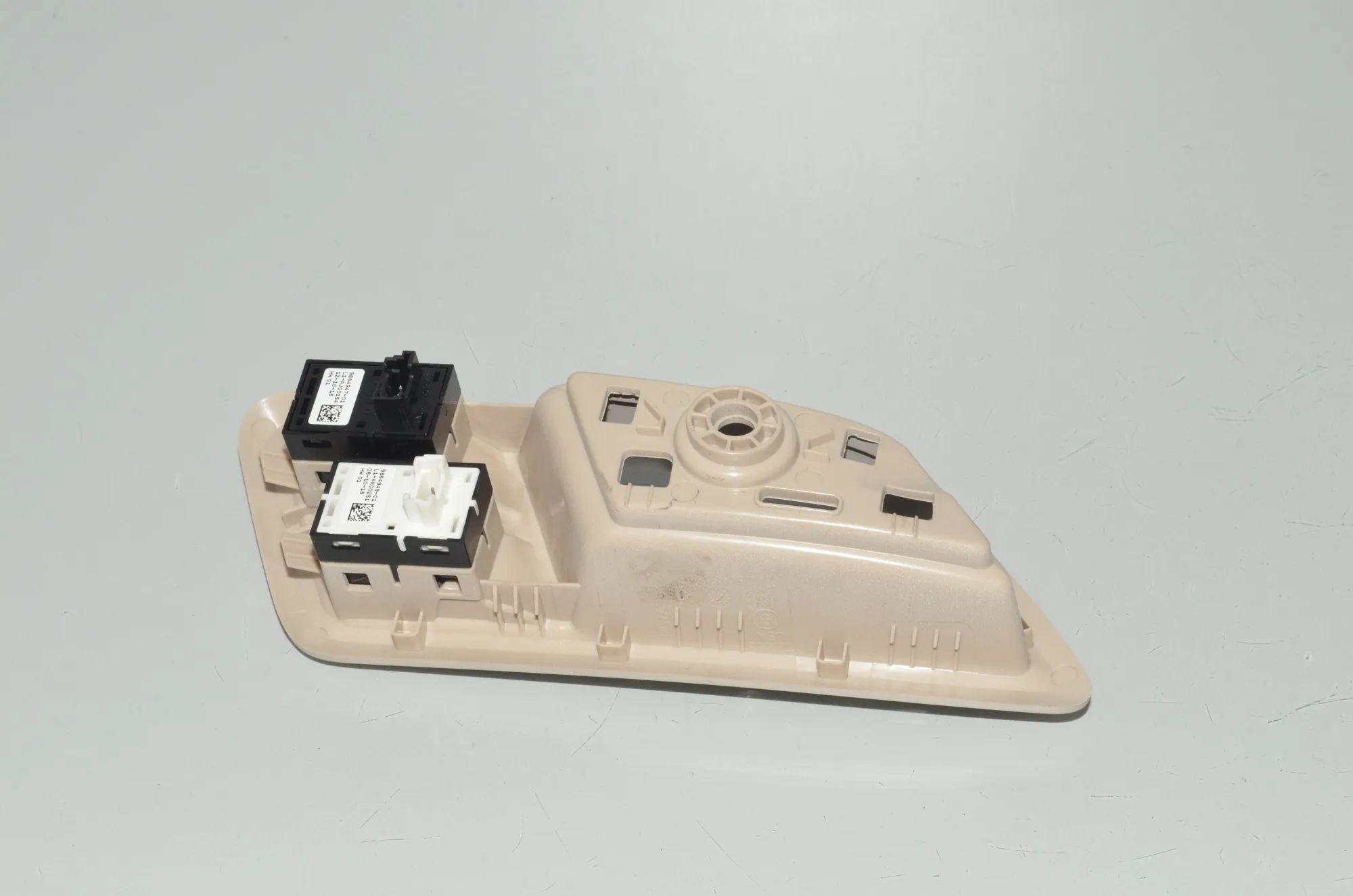 Left Seat Control Switches – OEM 9864947 · BMW X7 (G07) (2019 - -) xDrive 30 d 2019 – 5