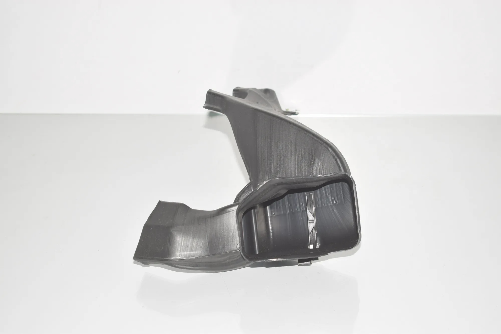 Air Intake Tube – OEM 9205387 · BMW 3 (F30, F80) 320 i 2017 – 4