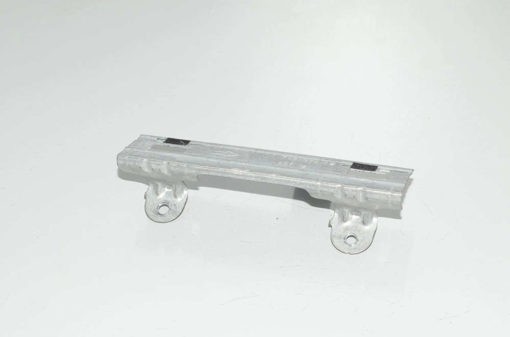 Bracket – OEM 7451374 · BMW X7 (G07) (2019 - -) xDrive 30 d 2019