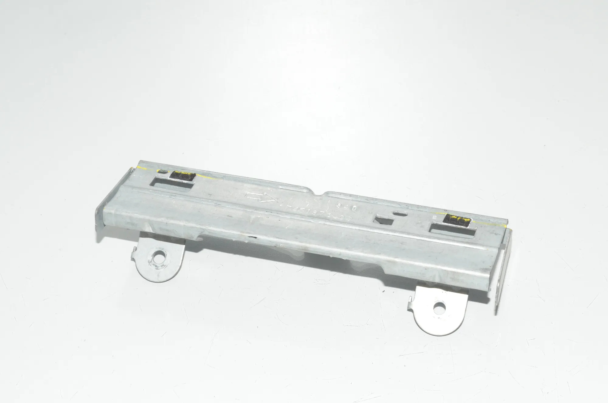 Bracket – OEM 7451376 · BMW X7 (G07) (2019 - -) xDrive 30 d 2019 – 4