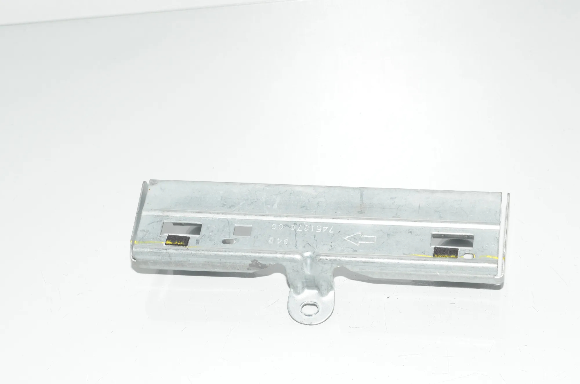 Bracket – OEM 7451376 · BMW X7 (G07) (2019 - -) xDrive 30 d 2019