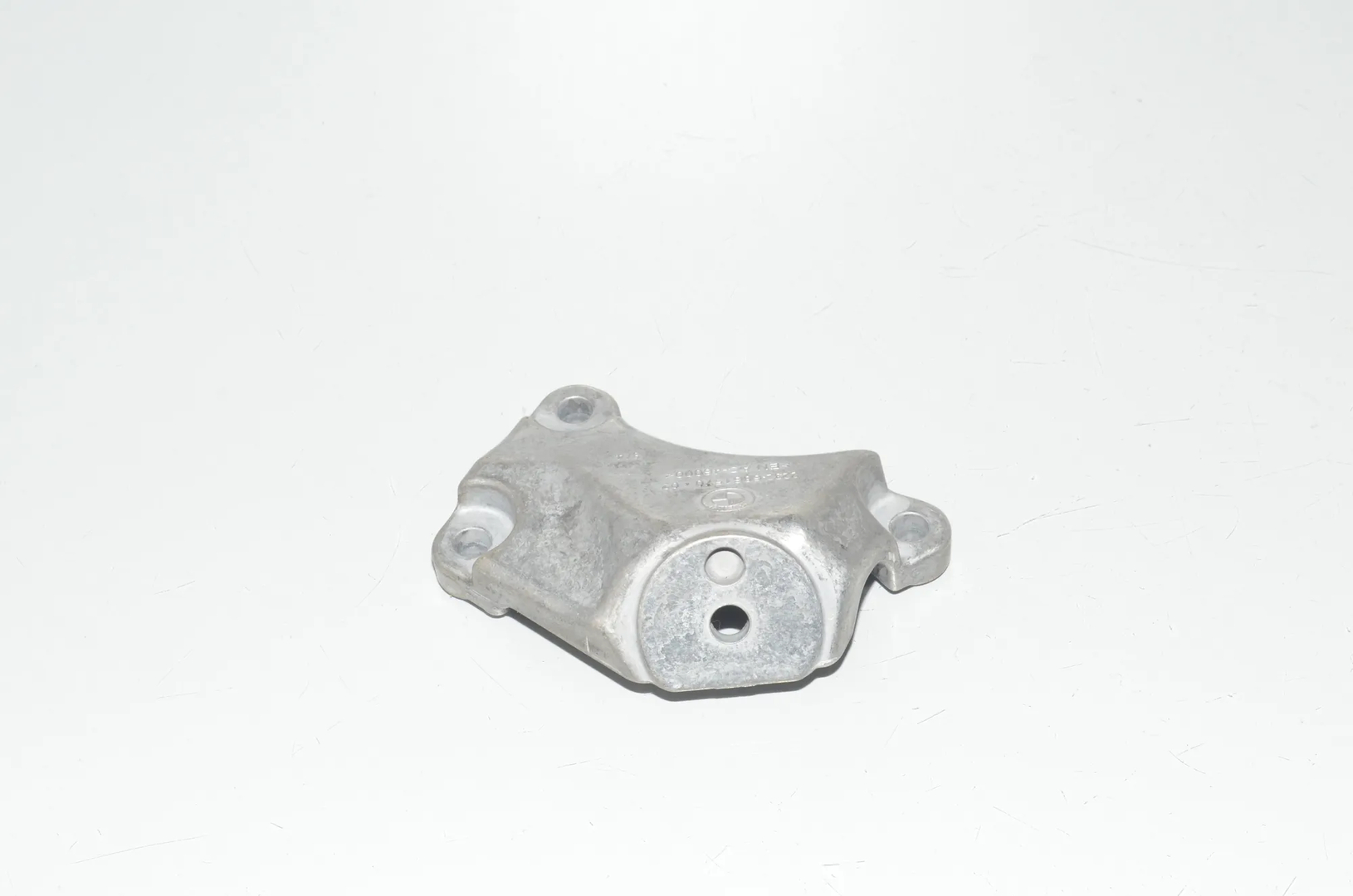 Gearbox Mount Bracket – OEM 6861570 · BMW X7 (G07) (2019 - -) xDrive 30 d 2019 – 2