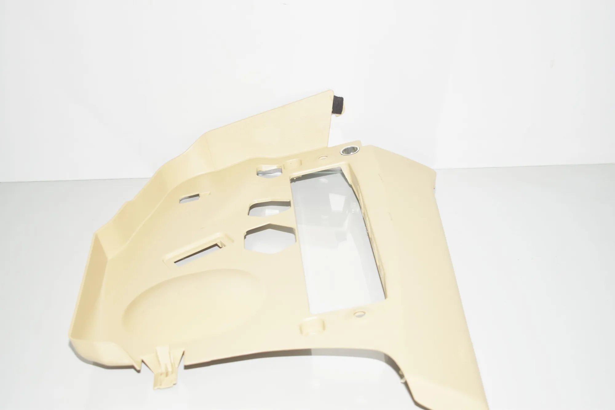 Dashboard Lower Trim – OEM 9218558 · BMW 3 (F30, F80) 320 i 2017 – 2