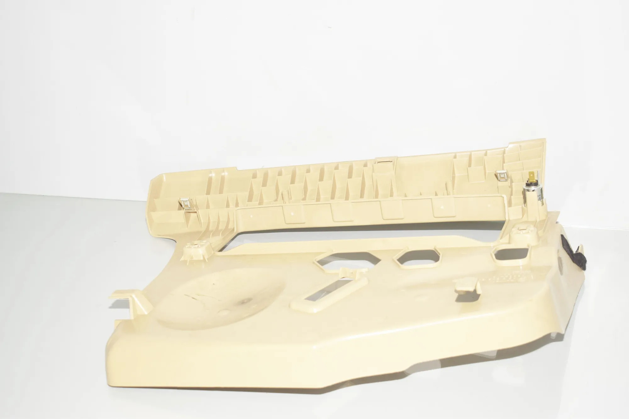 Dashboard Lower Trim – OEM 9218558 · BMW 3 (F30, F80) 320 i 2017 – 3