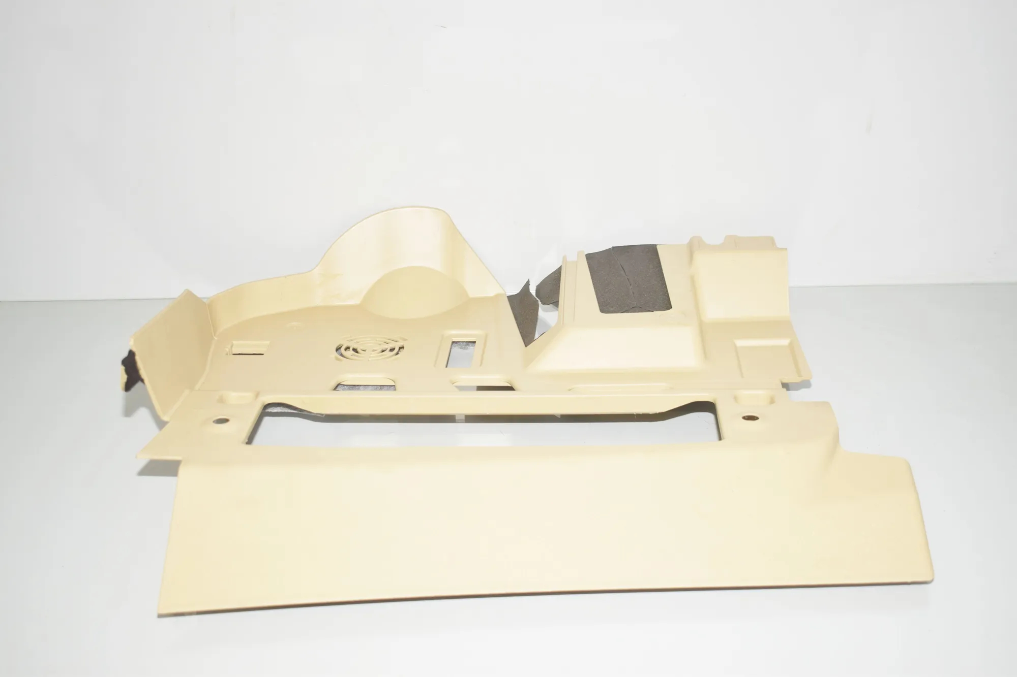 Dashboard Lower Trim – OEM 9231258 · BMW 3 (F30, F80) 320 i 2017