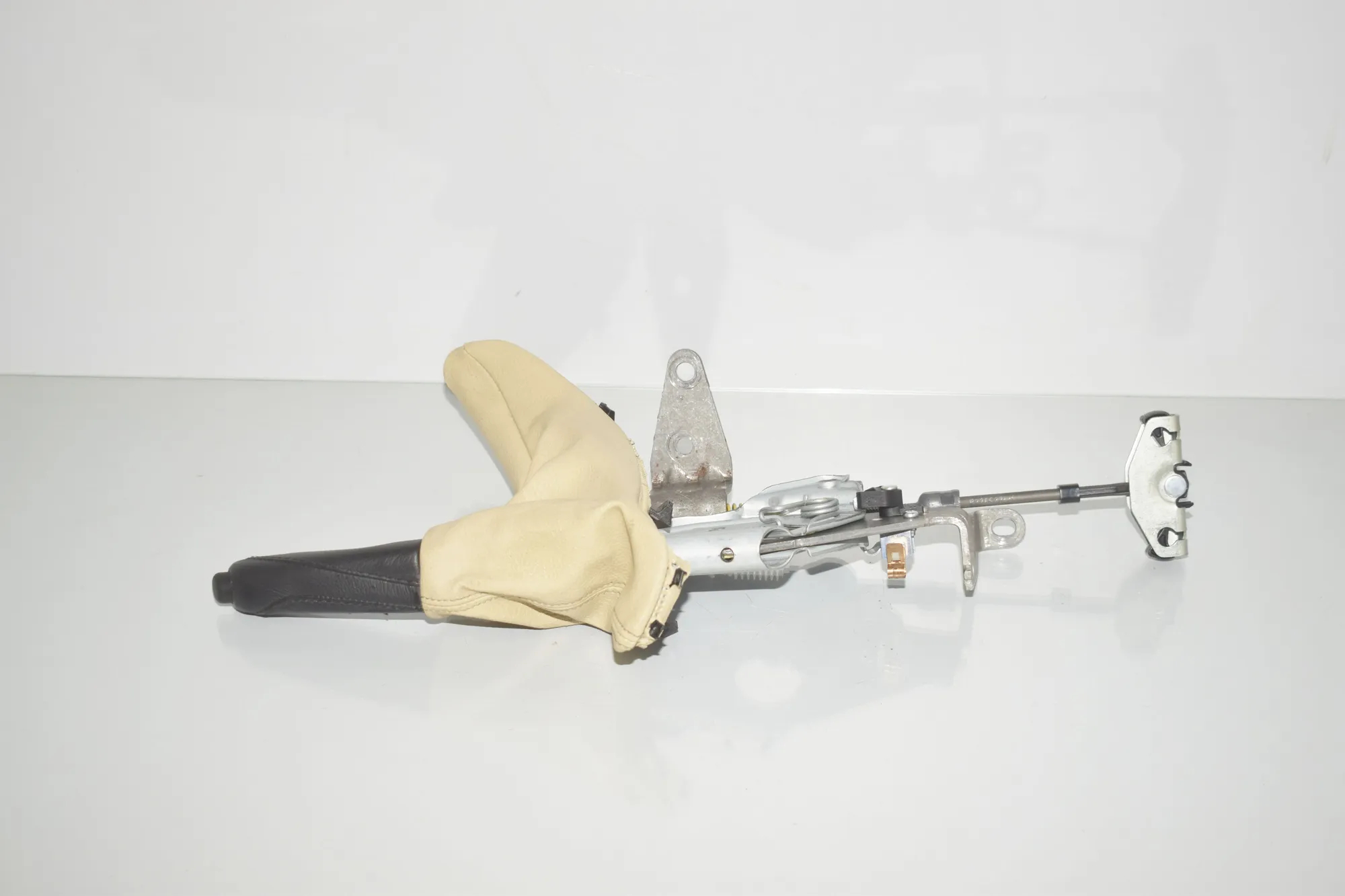 Handbrake Handle – OEM 9235426 · BMW 3 (F30, F80) 320 i 2017