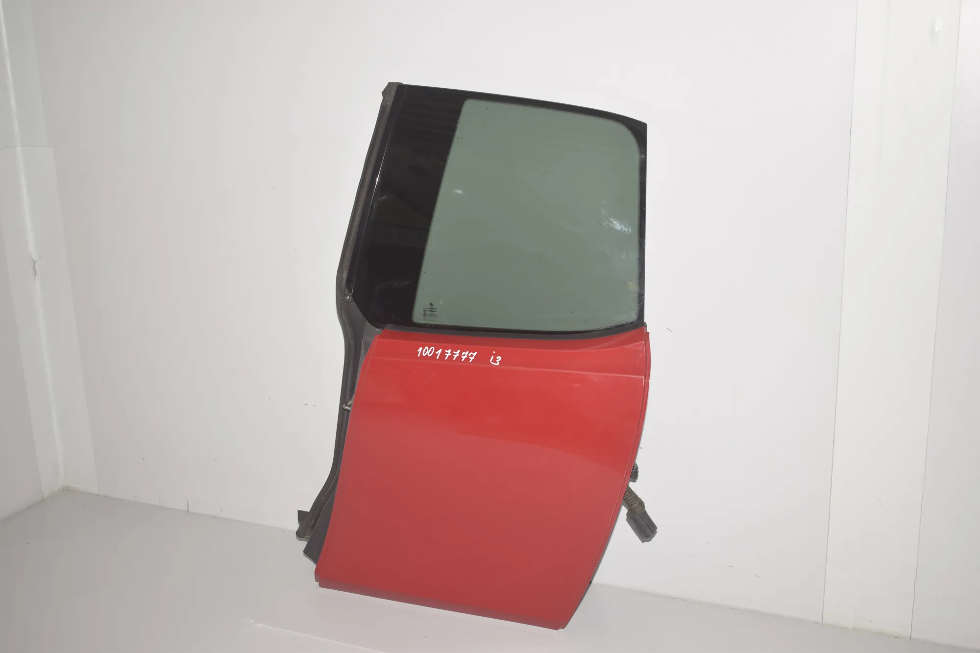 Rear Right Door – OEM 51427323770 · BMW i3 (I01) Hybrid 2016 – 2