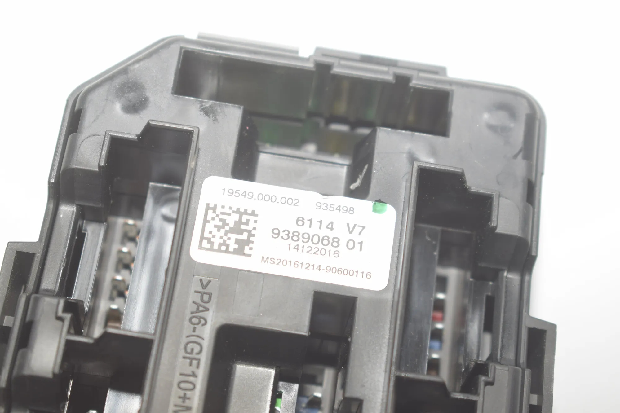 Fuse Box – OEM 9389068 · BMW 3 (F30, F80) 320 i 2017 – 5