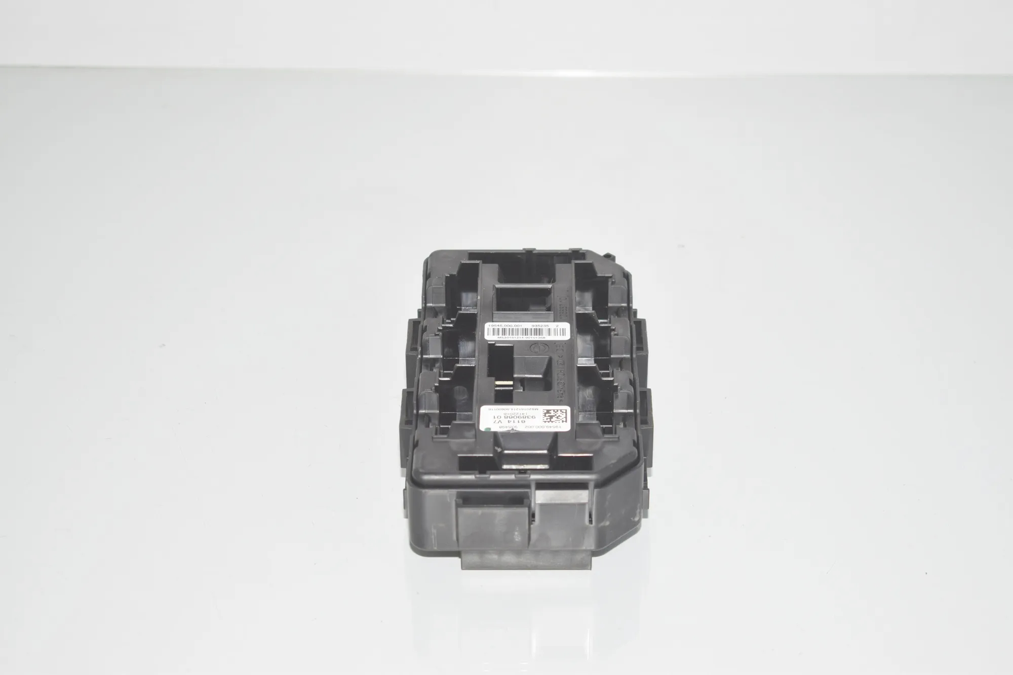 Fuse Box – OEM 9389068 · BMW 3 (F30, F80) 320 i 2017 – 3
