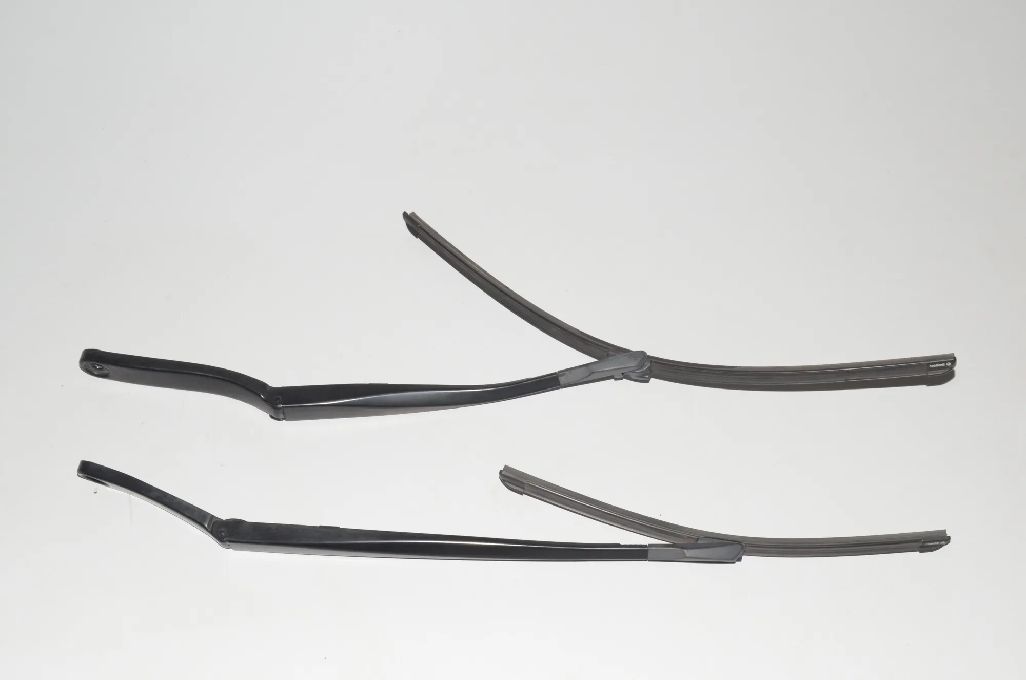Front Wiper Arms – OEM 7203156 · BMW 5 Touring (F11) 535 d 2012 – 2