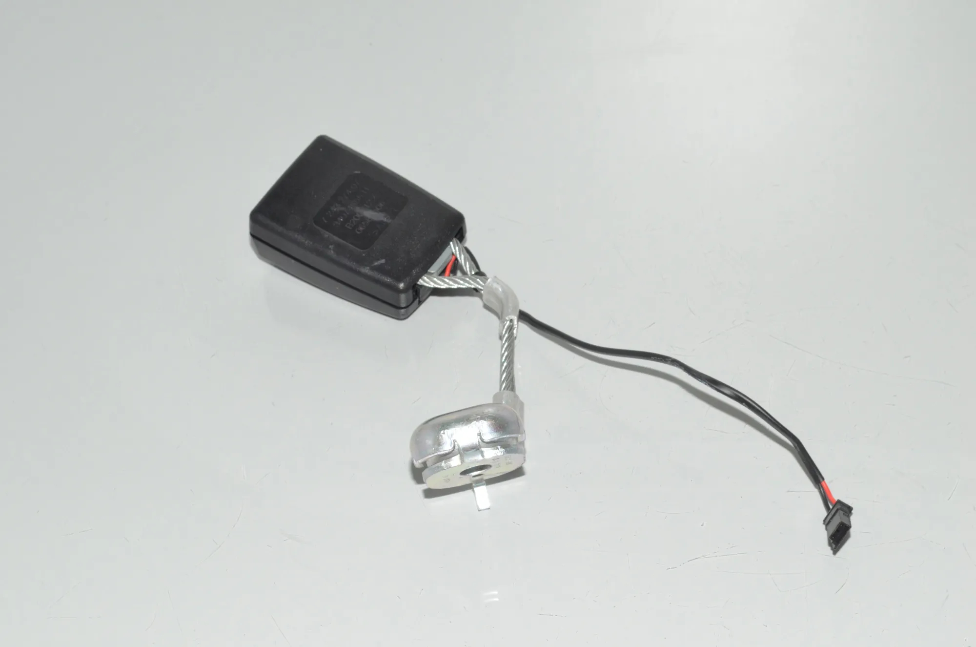Rear Right Seat Buckle – OEM 7243274 · BMW 5 Touring (F11) 535 d 2012 – 4