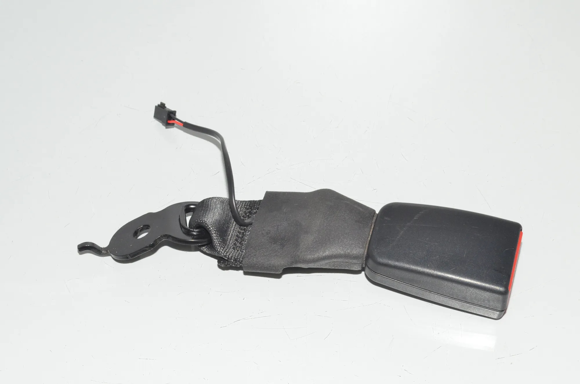 Rear Middle Seat Buckle – OEM 7243275 · BMW 5 Touring (F11) 535 d 2012 – 2