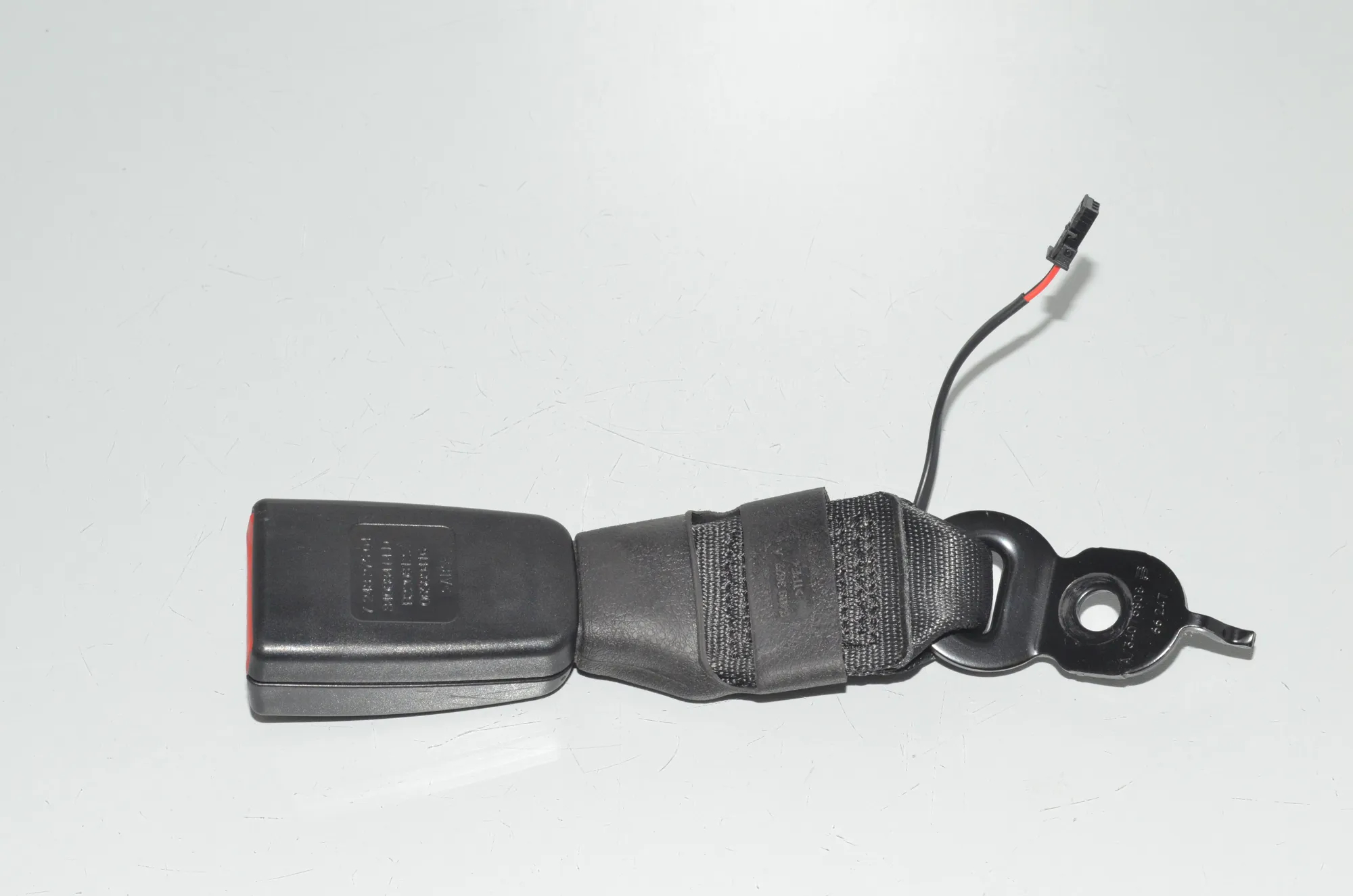 Rear Middle Seat Buckle – OEM 7243275 · BMW 5 Touring (F11) 535 d 2012 – 4