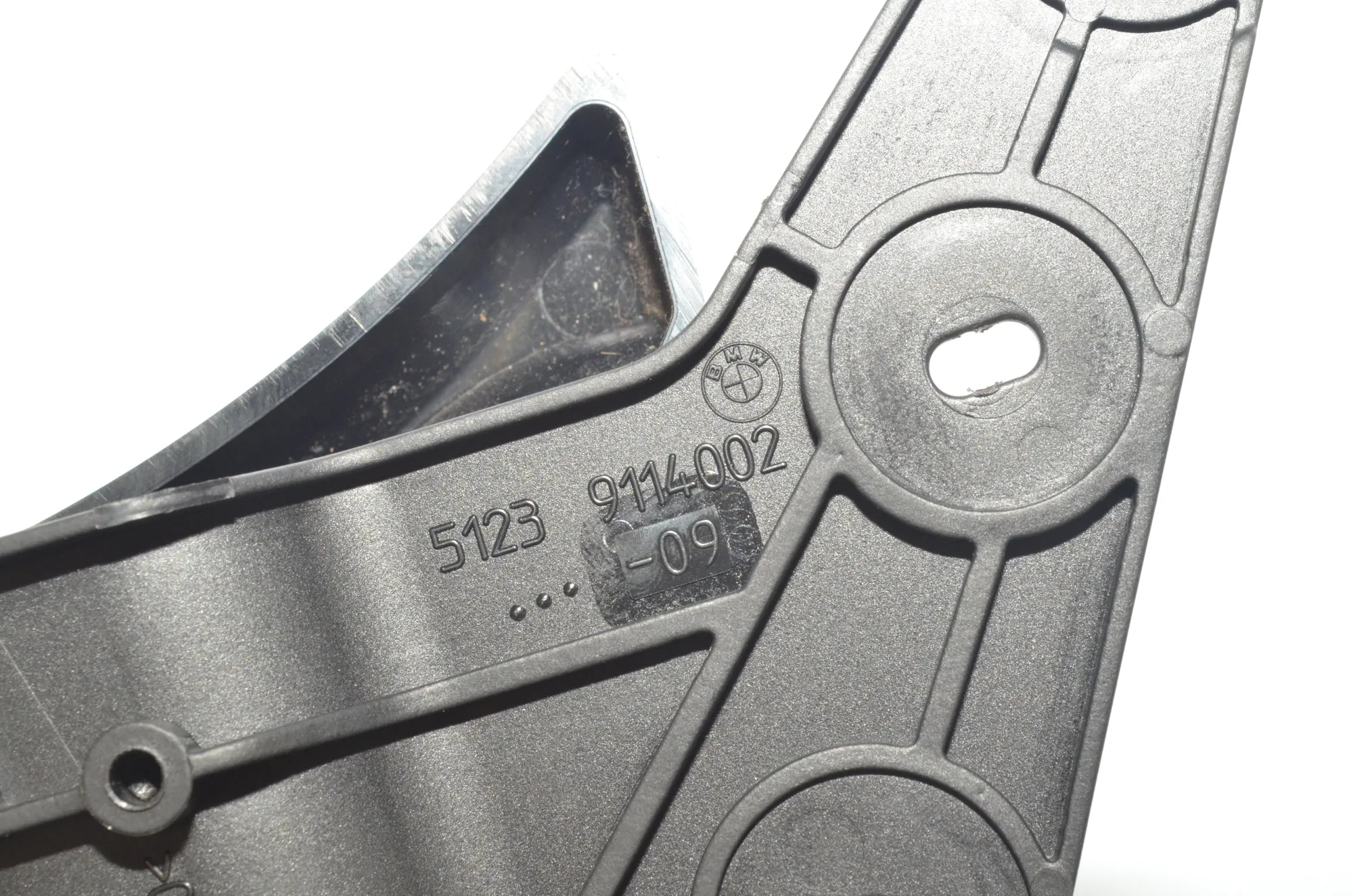 Bonnet Release Handle – OEM 9114002 · BMW 5 Touring (F11) 535 d 2012 – 5