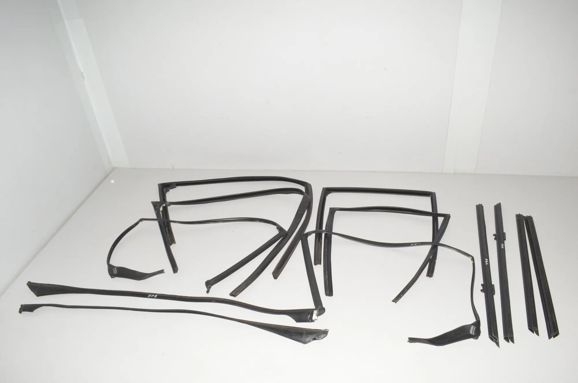 Door Seal Rubber Kit – OEM 7199784 · BMW 5 Touring (F11) 535 d 2012