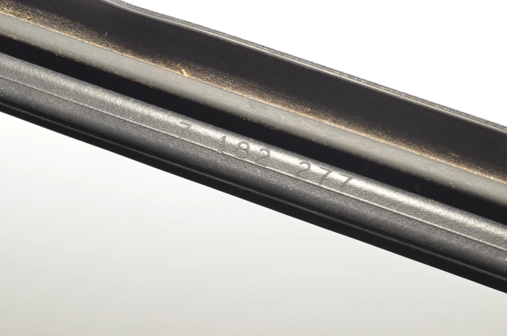 Door Seal Rubber Kit – OEM 7199784 · BMW 5 Touring (F11) 535 d 2012 – 18