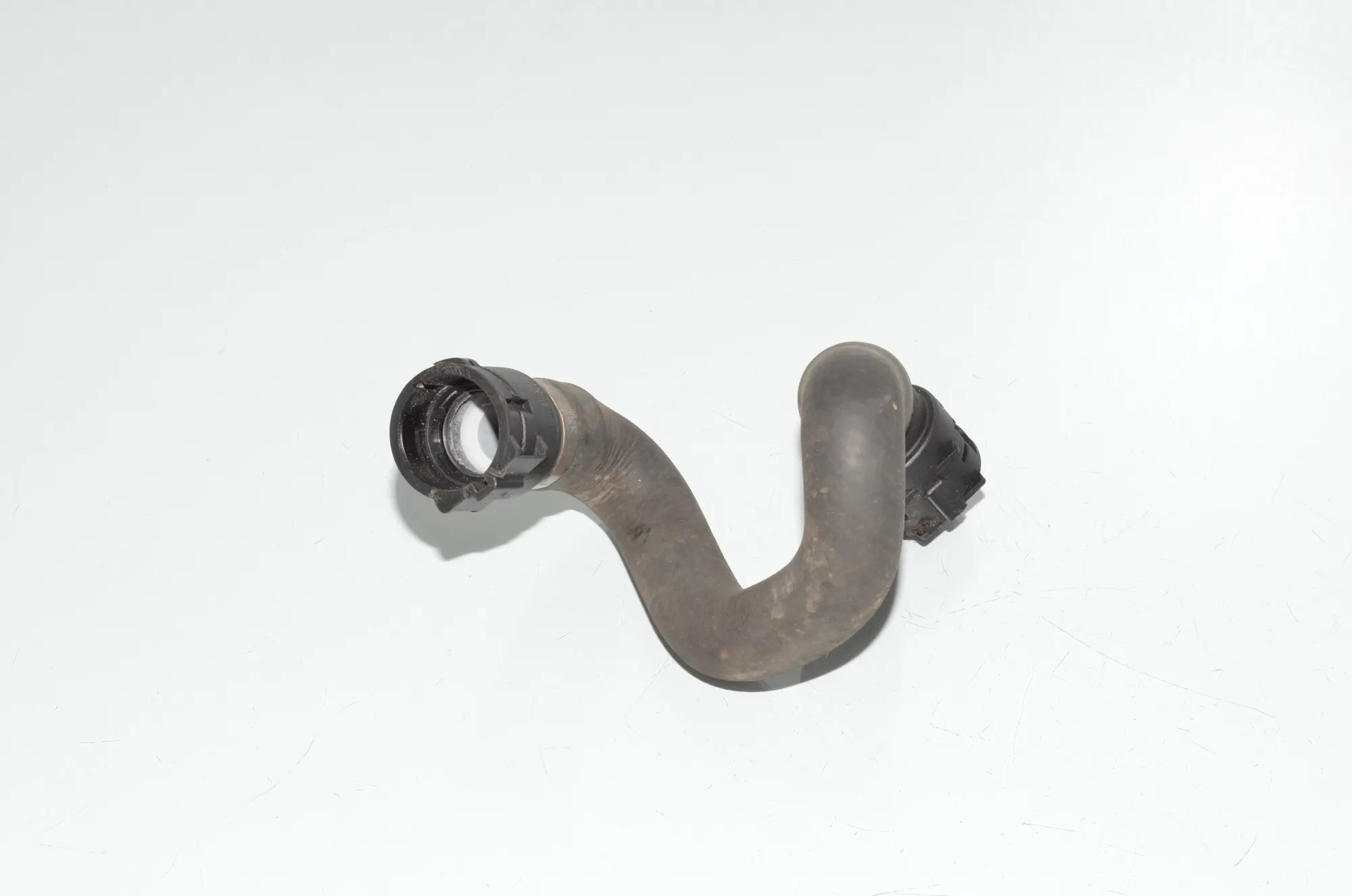Coolant Hose Pipe – OEM 8377701 · BMW 7 (E65, E66, E67) BMW 7 (E65, E66, E67) 735 i 2006 – 4