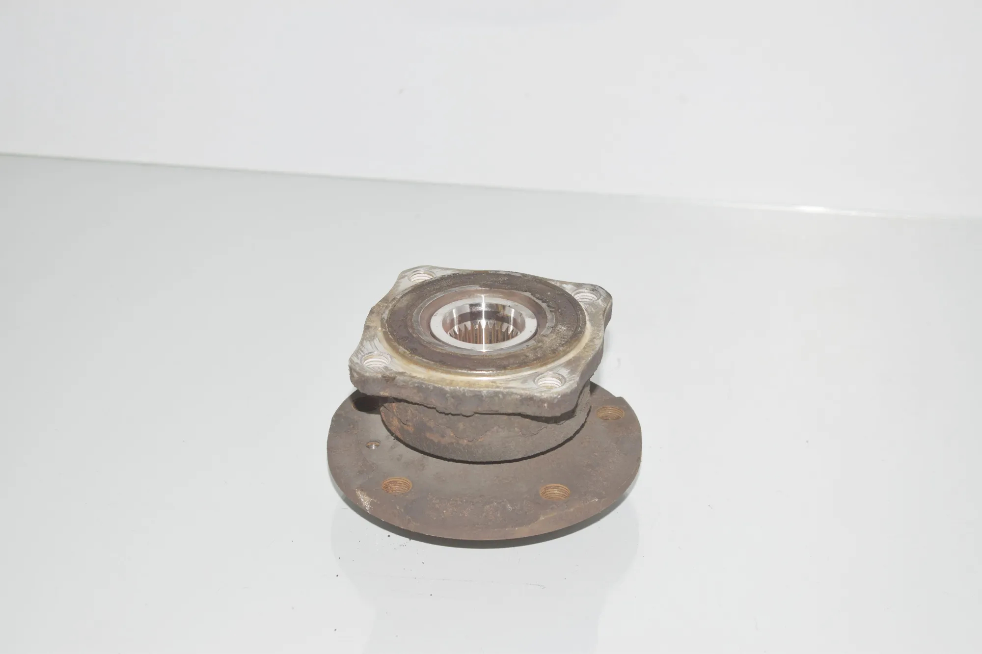 Rear Right Wheel Bearing – OEM 6867806 · BMW 5 Touring (F11) 535 d 2012 – 3