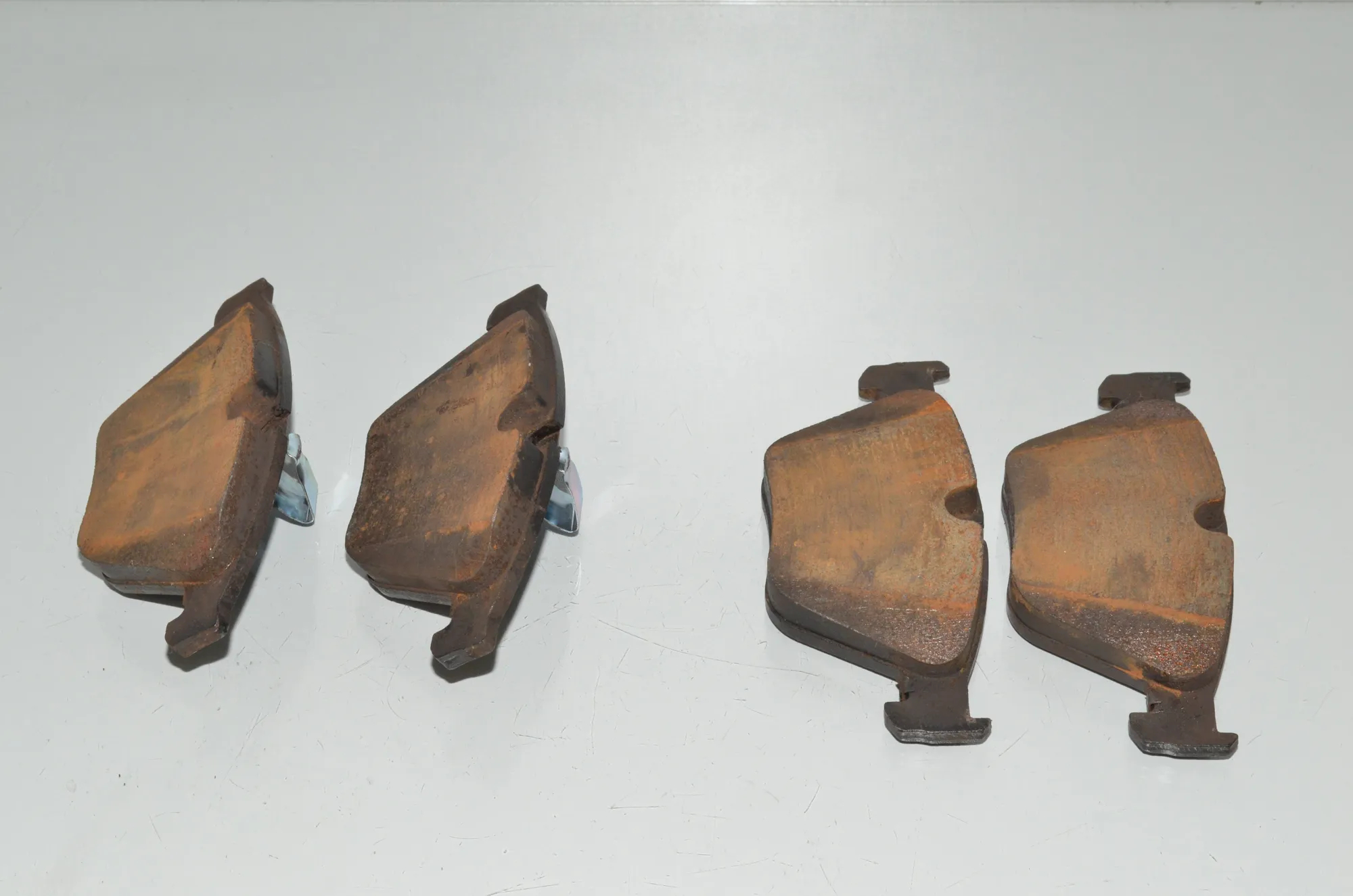 Front Brake Pads – OEM 0586494549 · BMW 5 Touring (F11) 525 d 2011 – 4