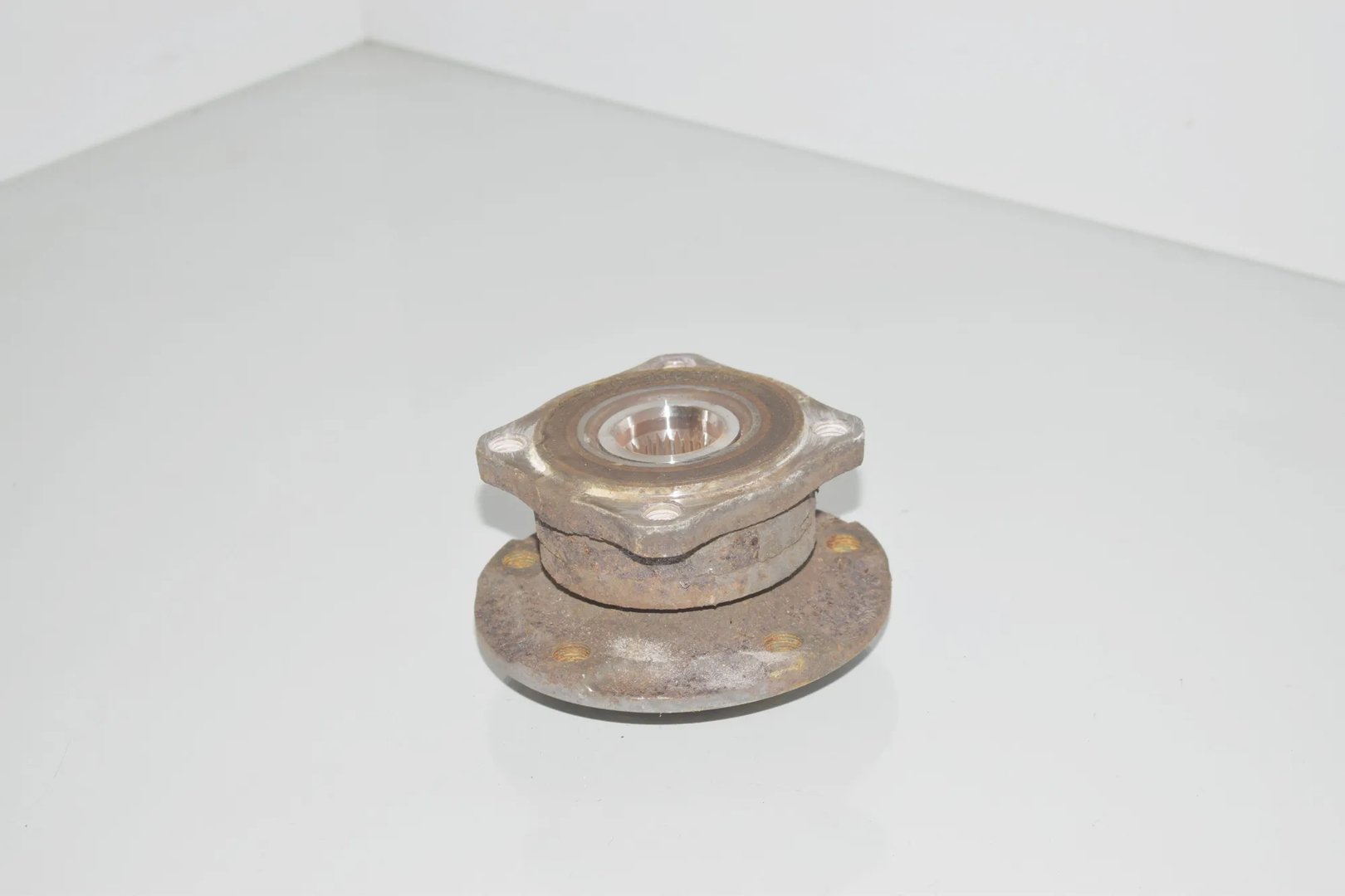 Rear Right Wheel Bearing – OEM 6867806 · BMW 5 Touring (F11) M 550 d xDrive 2012 – 3
