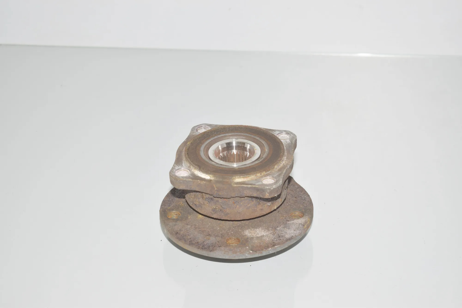 Rear Right Wheel Bearing – OEM 6867806 · BMW 5 Touring (F11) M 550 d xDrive 2012 – 2